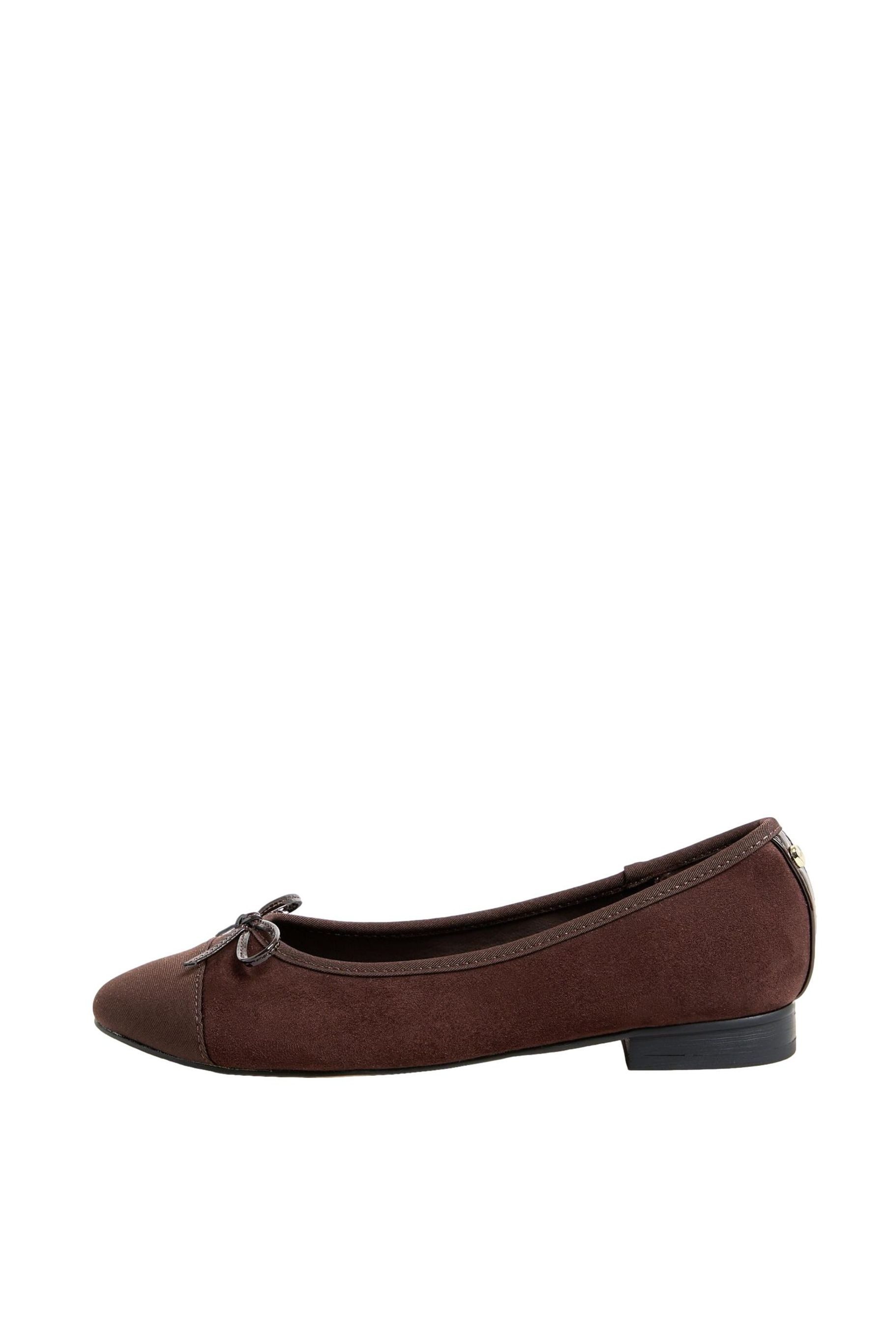 LIPSY Lipsy Ballerina mit Zehenkappe aus Lackleder Ballerina (1-tlg)