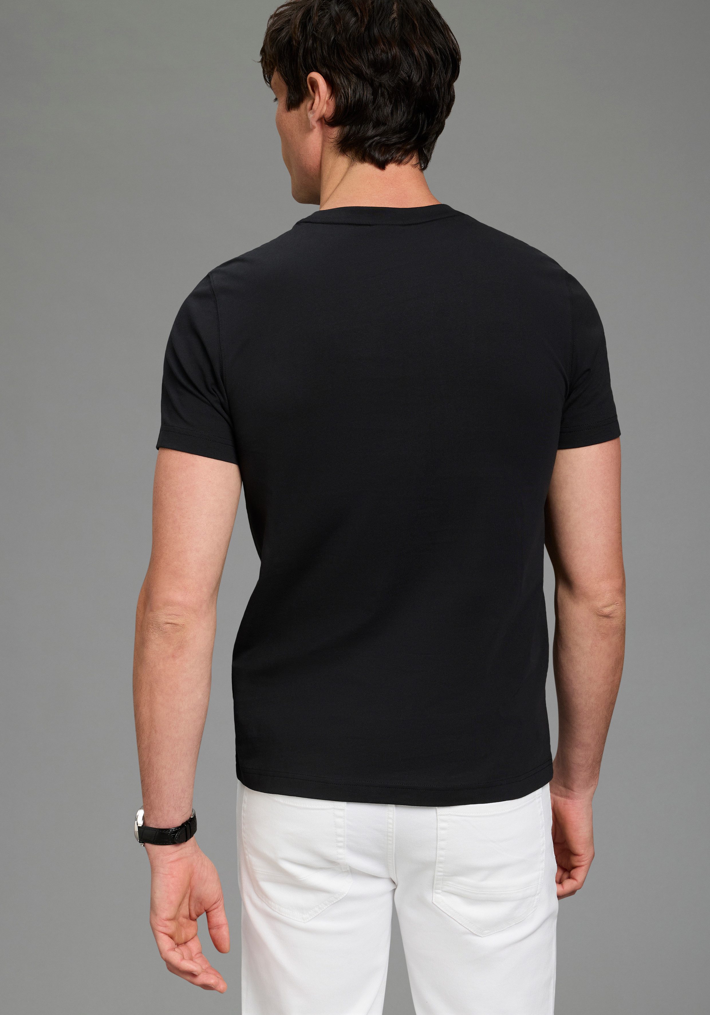 Bruno Banani T-Shirt schmale Passform, Halbarmshirt, bedruckte Optik günstig online kaufen