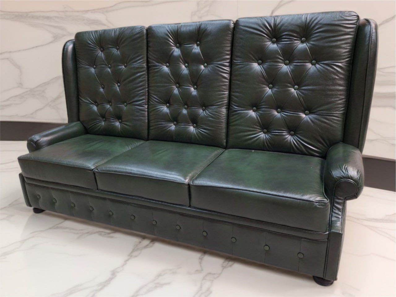 Xlmoebel 3-Sitzer Designer Sofa 3-Sitzer aus Leder – Farbe Schwarz-Grün Sofort, Hergestellt in Europa