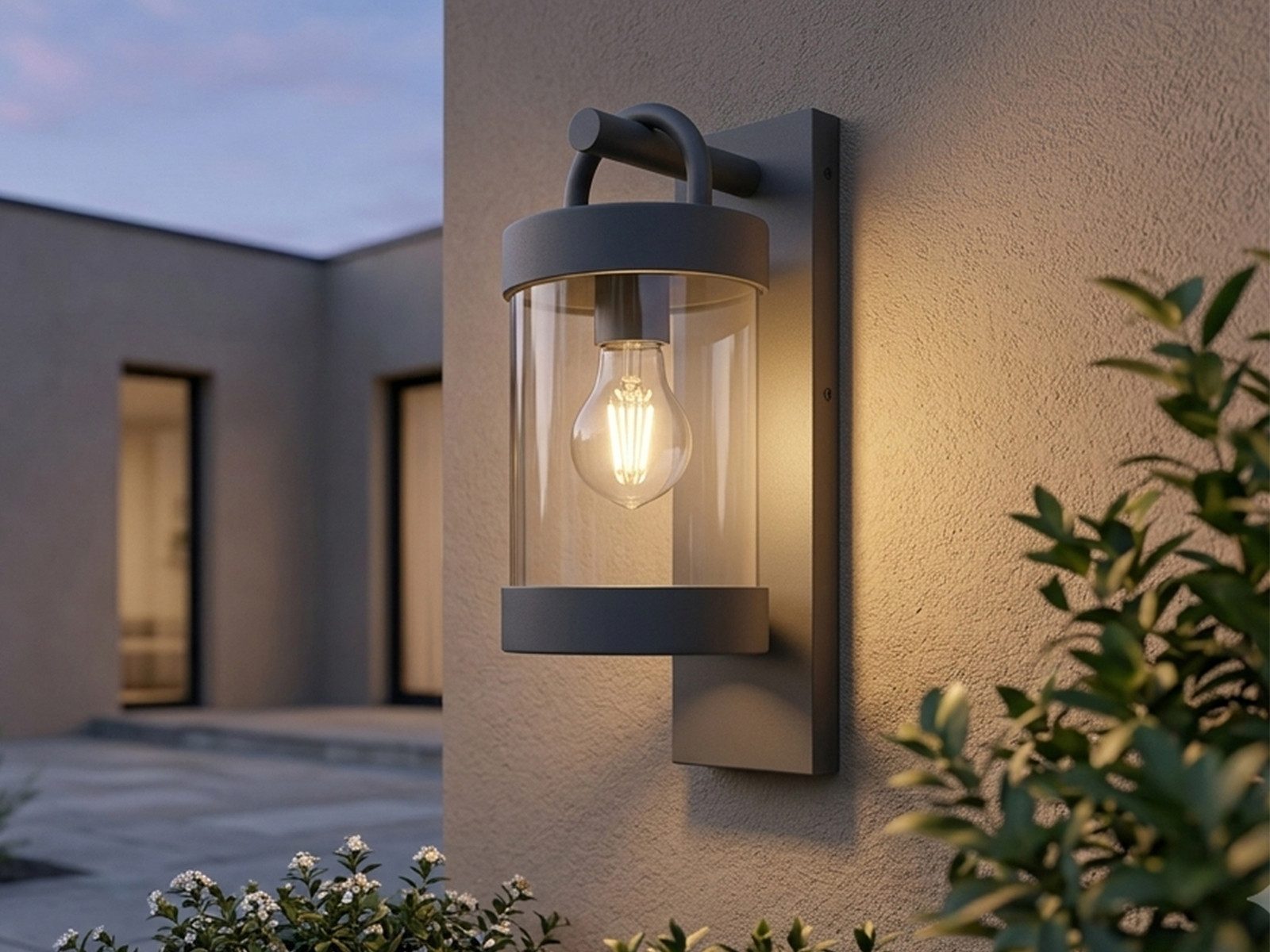 TRIO Leuchten Außen-Wandleuchte Landhausstil Laterne hängend, Höhe 33cm, LED wechselbar, Warmweiß, Landhaus-Stil Wand Außenleuchte zur Fassadenbeleuchtung, inkl. E27 LED