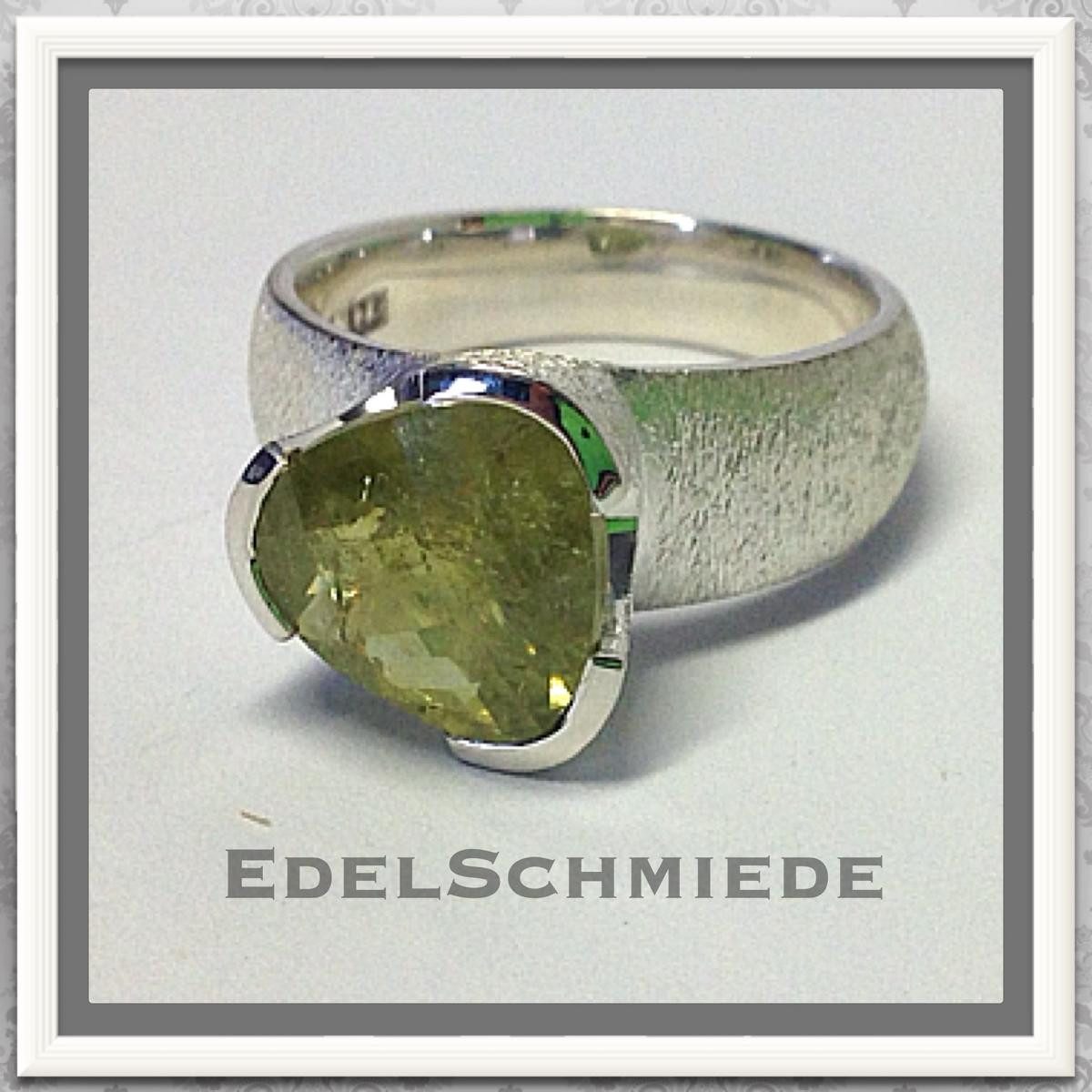 Silberring Edelschmiede925 edler matter Ring mit dreieck. Grossular Granat 55