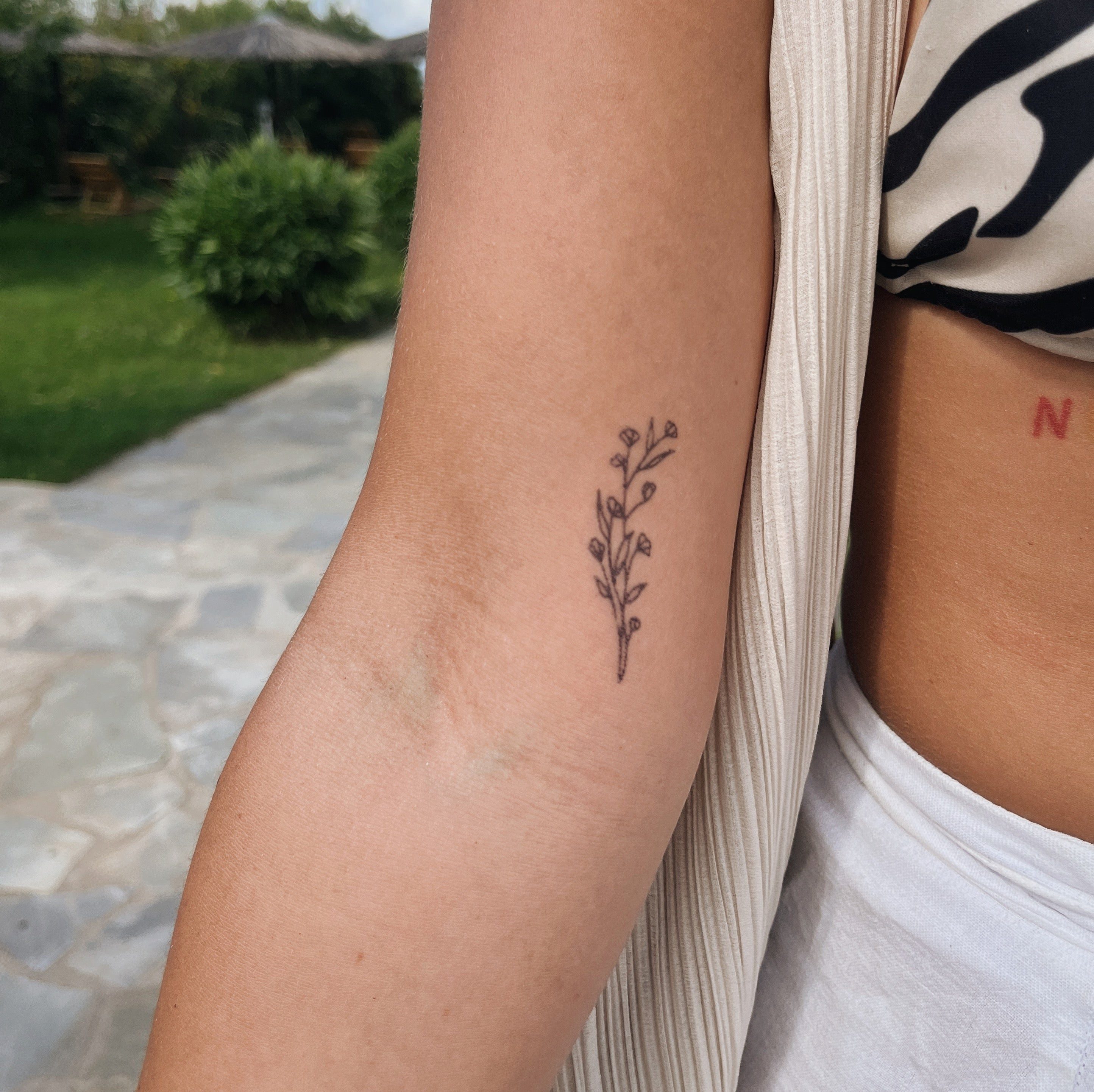 Inkster Schmuck-Tattoo Blumen Tattoos 2, wasserfestes temporäres Tattoo, 2 Wochen Halt