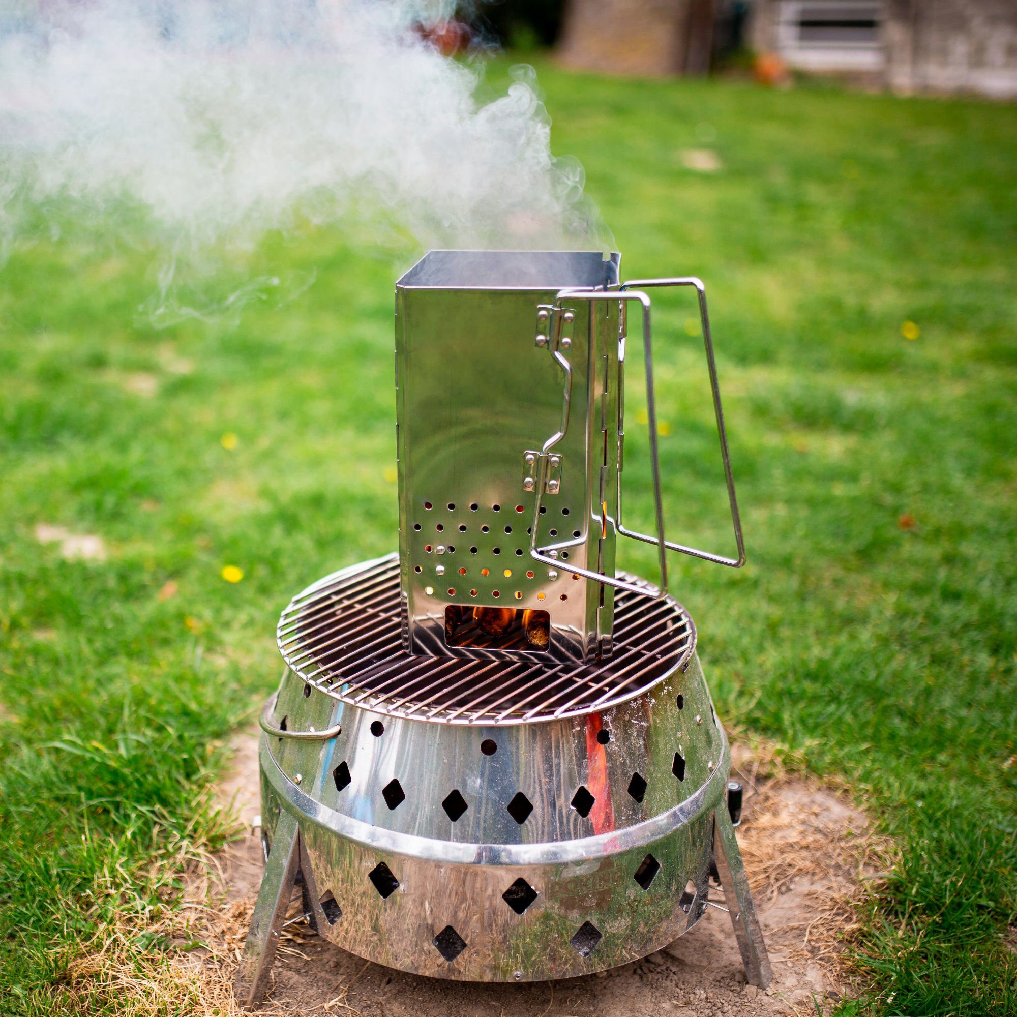 BBQ-Toro Anzündkamin klappbarer Edelstahl Anzündkamin mit Griffen, 16 x 16 x 29 cm