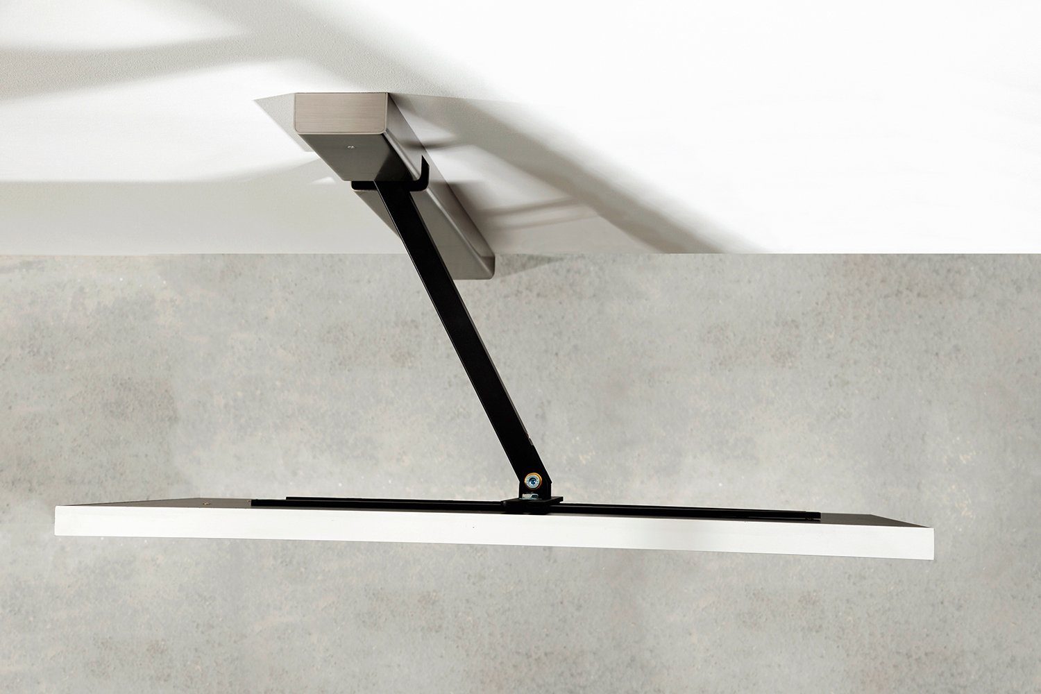 wissmann raumobjekte TV-Wandhalterung Drehbare Fernseher Halterungen, (bis 55 Zoll, Arm und Säule, TV Erhöhung in Edelstahl, schwarz, Made in Germany)