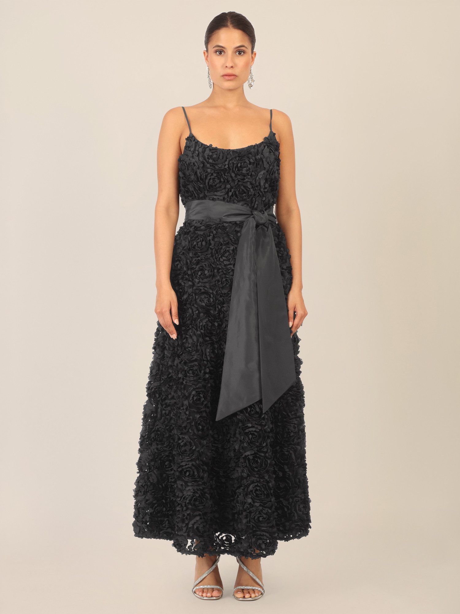 Apart Cocktailkleid mit allover 3D-Rosenstruktur günstig online kaufen