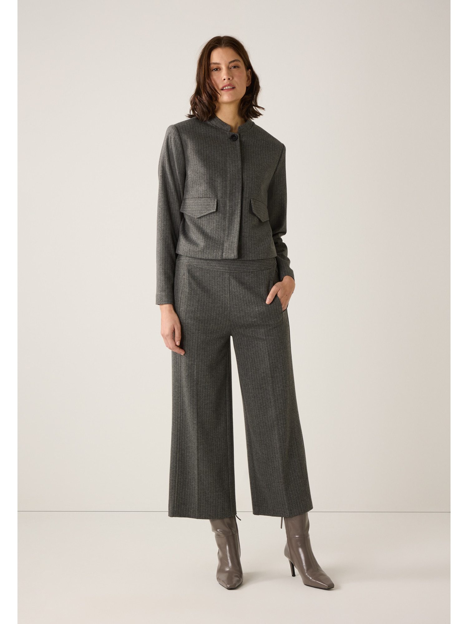 MORE&MORE Kurzblazer stilvoller, kurzer, Nadelstreifen-Blazer
