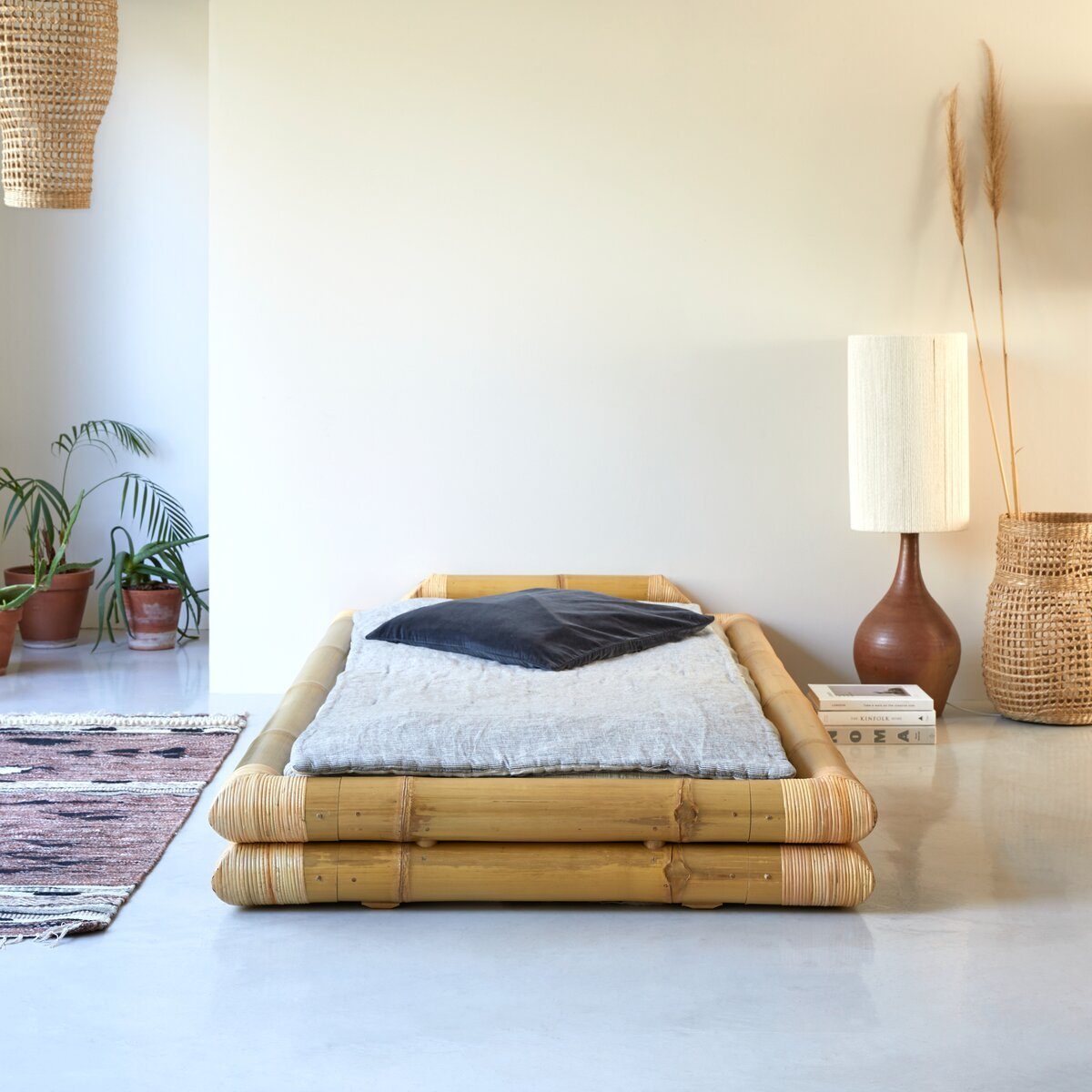 Tikamoon Massivholzbett Futonbett Bett aus Bambus 90 x 190 cm mit Lattenro