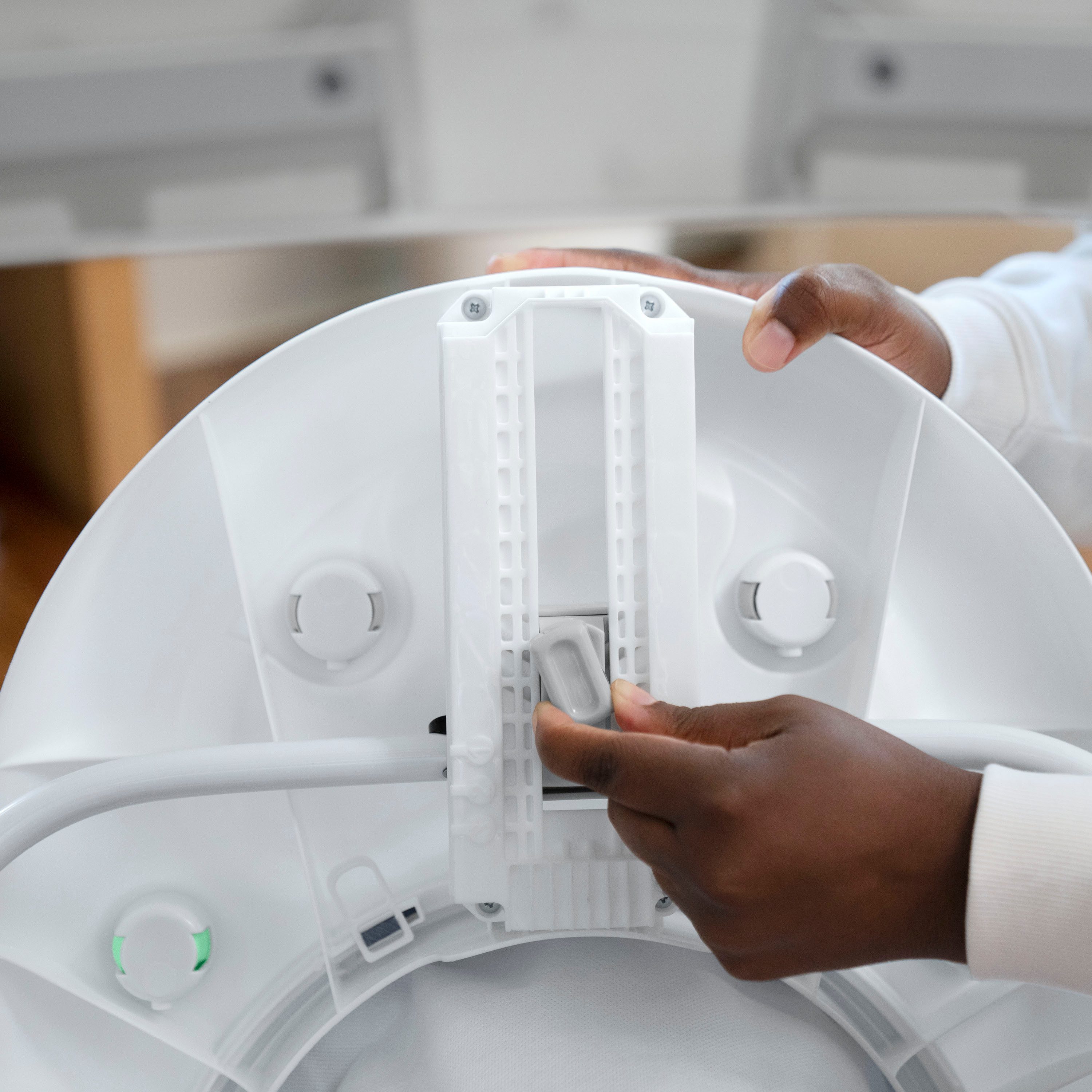 ingenuity Lauflernhilfe Smooth Strides Activity Walker - Chambray