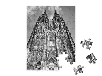 puzzleYOU Puzzle Fassade des Kölner Doms, schwarz-weiß, 48 Puzzleteile, puzzleYOU-Kollektionen Kölner Dom