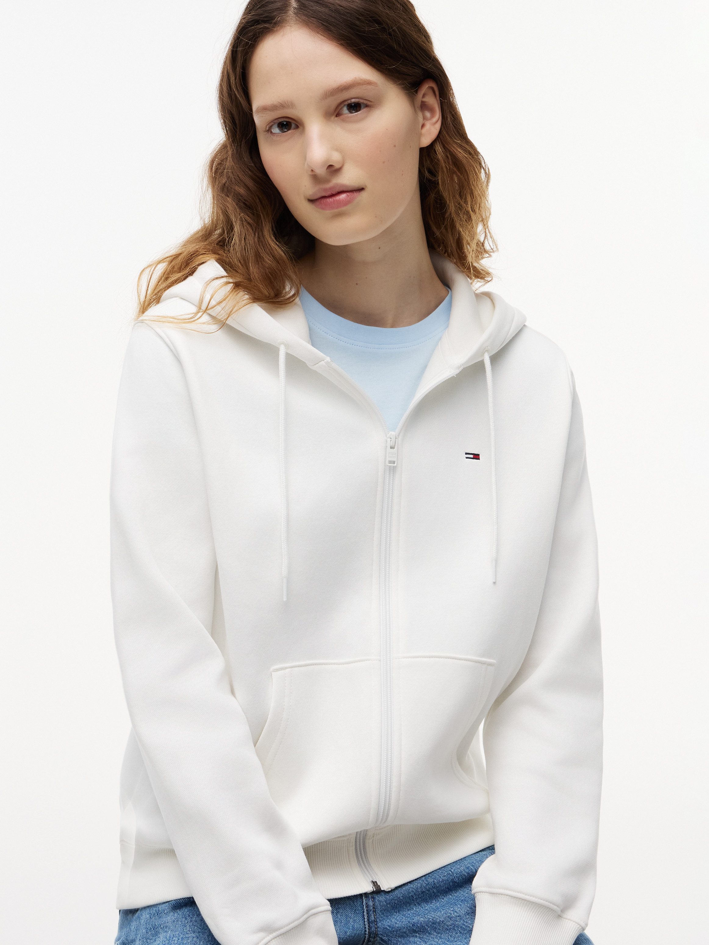 Tommy Jeans Sweatjacke TJW REGULAR S FLAG ZIP THRU aus Baumwollmix, Flag-Label – Bild 2 von 5