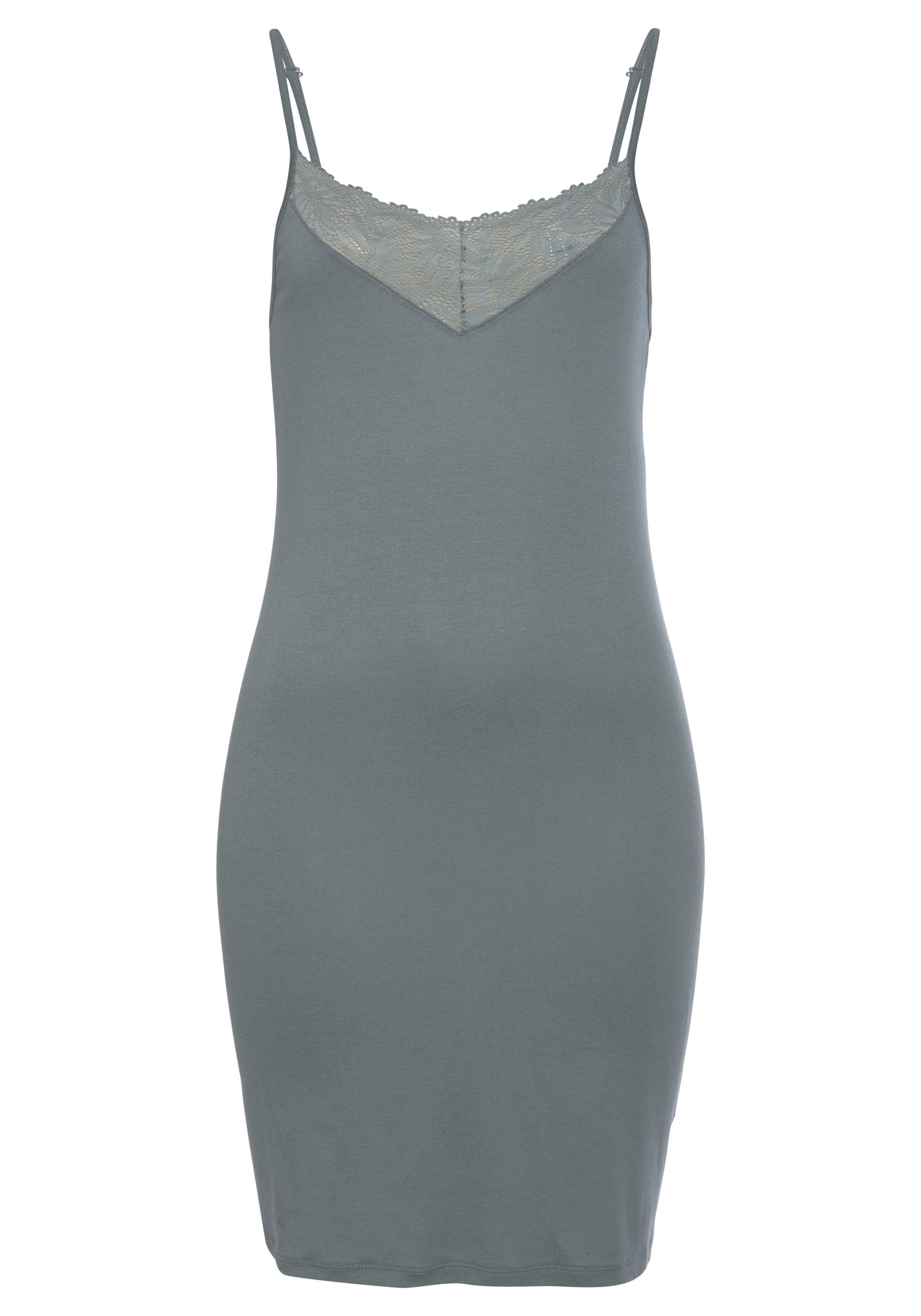 LASCANA Negligé mit edlen Spitzendetails. € 29,99