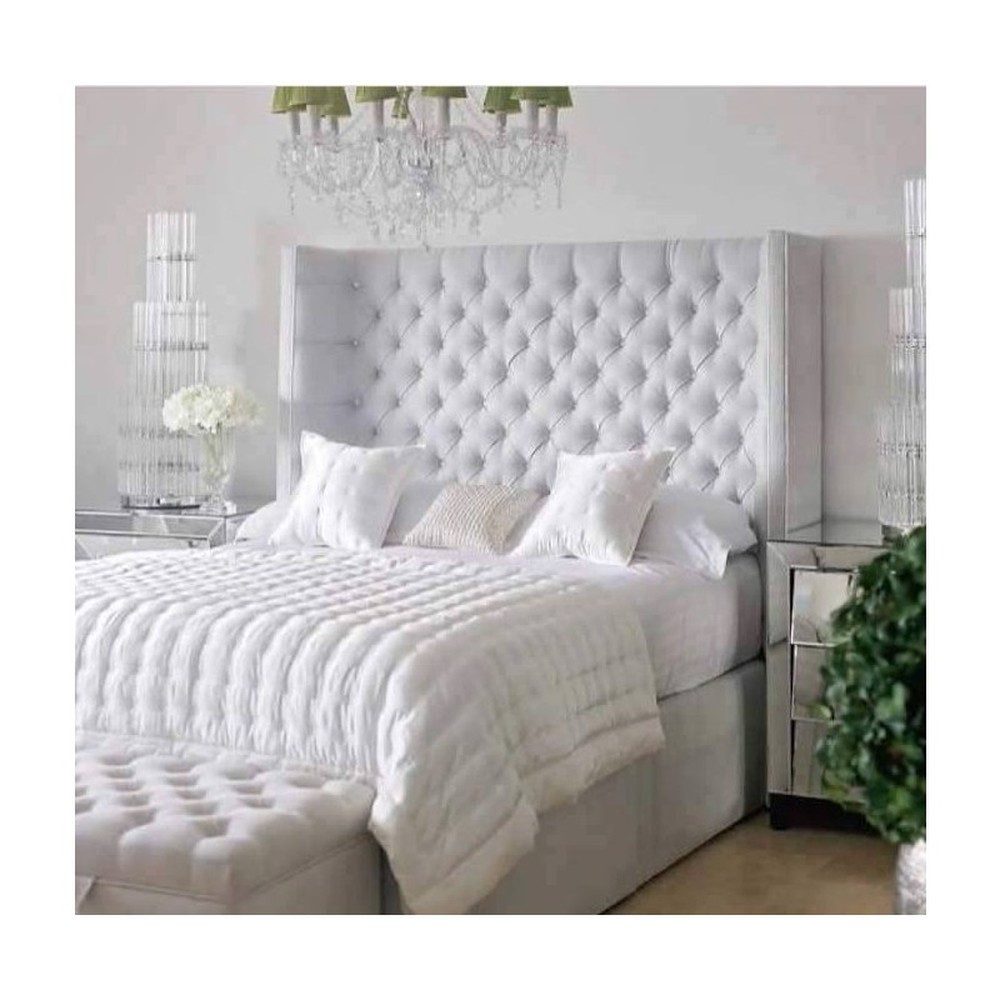 Polsterbett Chesterfield Bettgestell aus Textil und Leder im eleganten Design