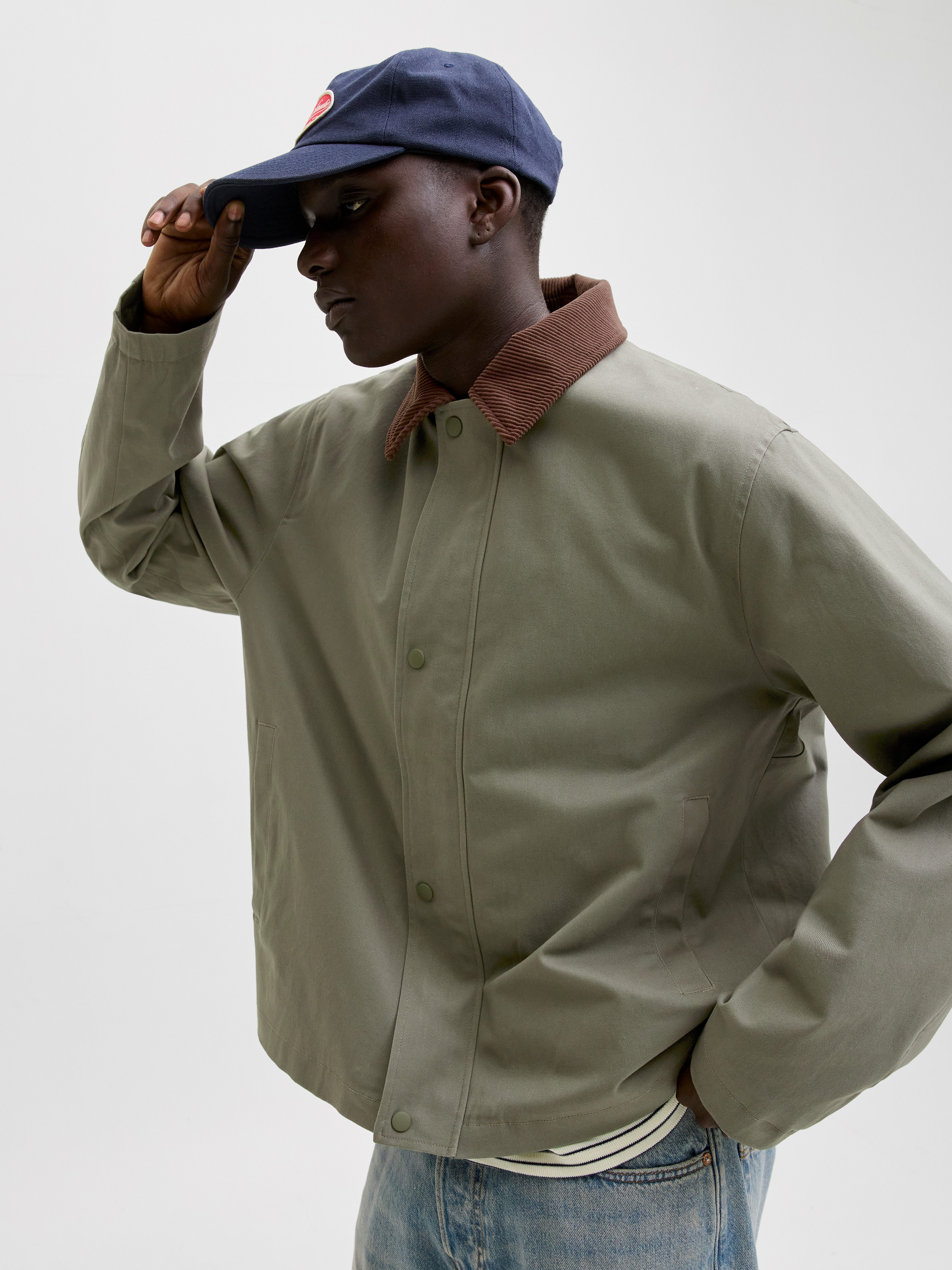 Jack & Jones Kurzjacke JJEGRAHAM WORKER JACKET SN mit Fly-Away-Kragen