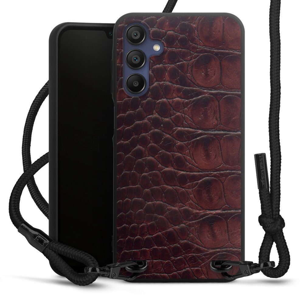DeinDesign Handyhülle Krokodil Leder Animalprint Croco dark brown, Samsung Galaxy A15 Premium Handykette Hülle mit Band Case zum Umhängen
