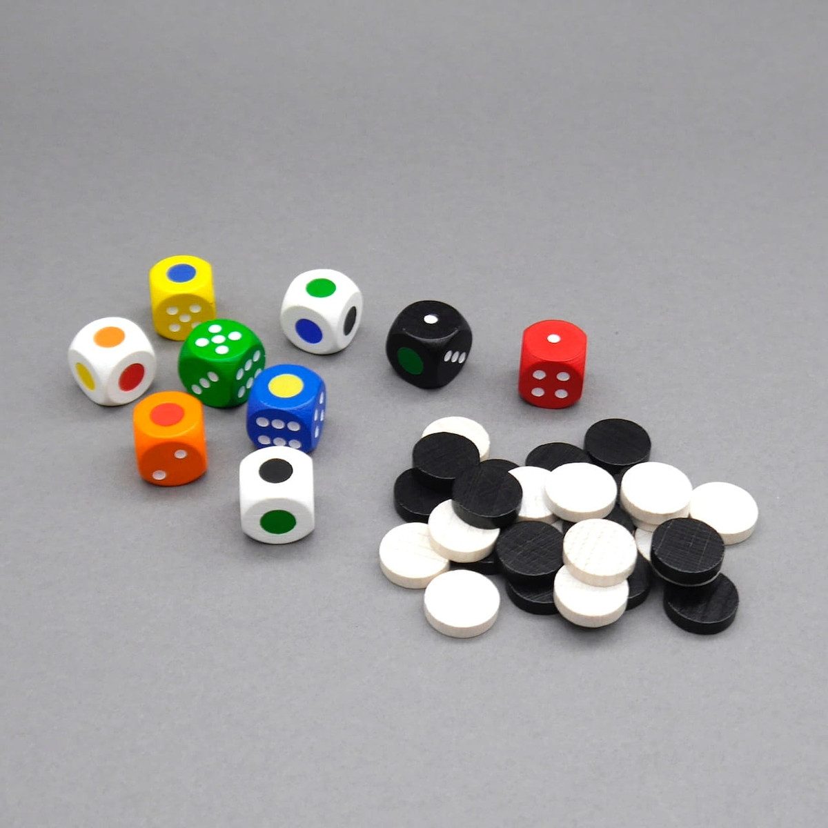 Helvetiq Spiel WÜRFELBLITZ - Farbe schlägt Zahl, Würfelspiel, Holzspiel