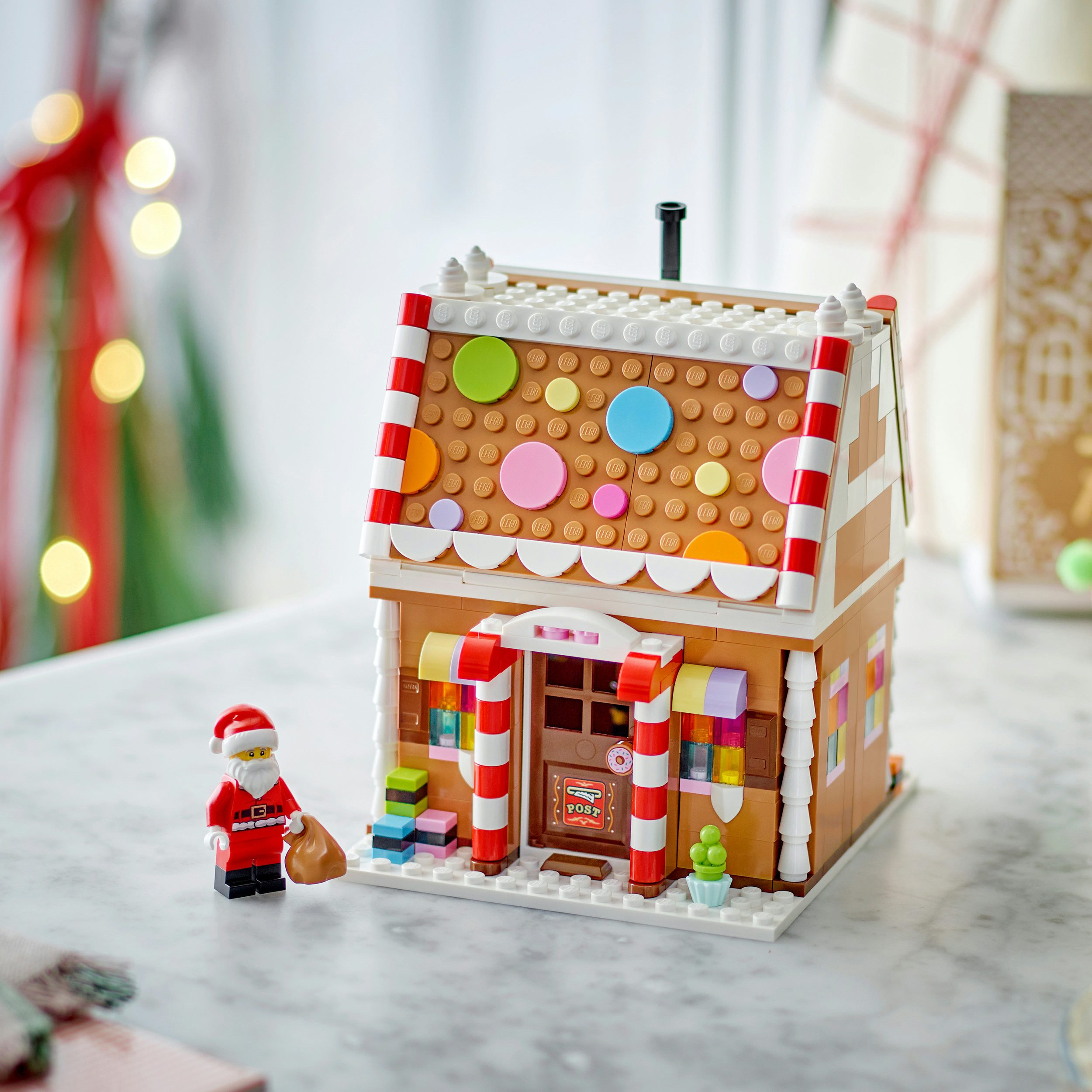 LEGO® Weihnachtliches Lebkuchenhaus (40809), LEGO Iconic Konstruktionsspielsteine, (498 St), Made in Europe – Bild 2 von 5