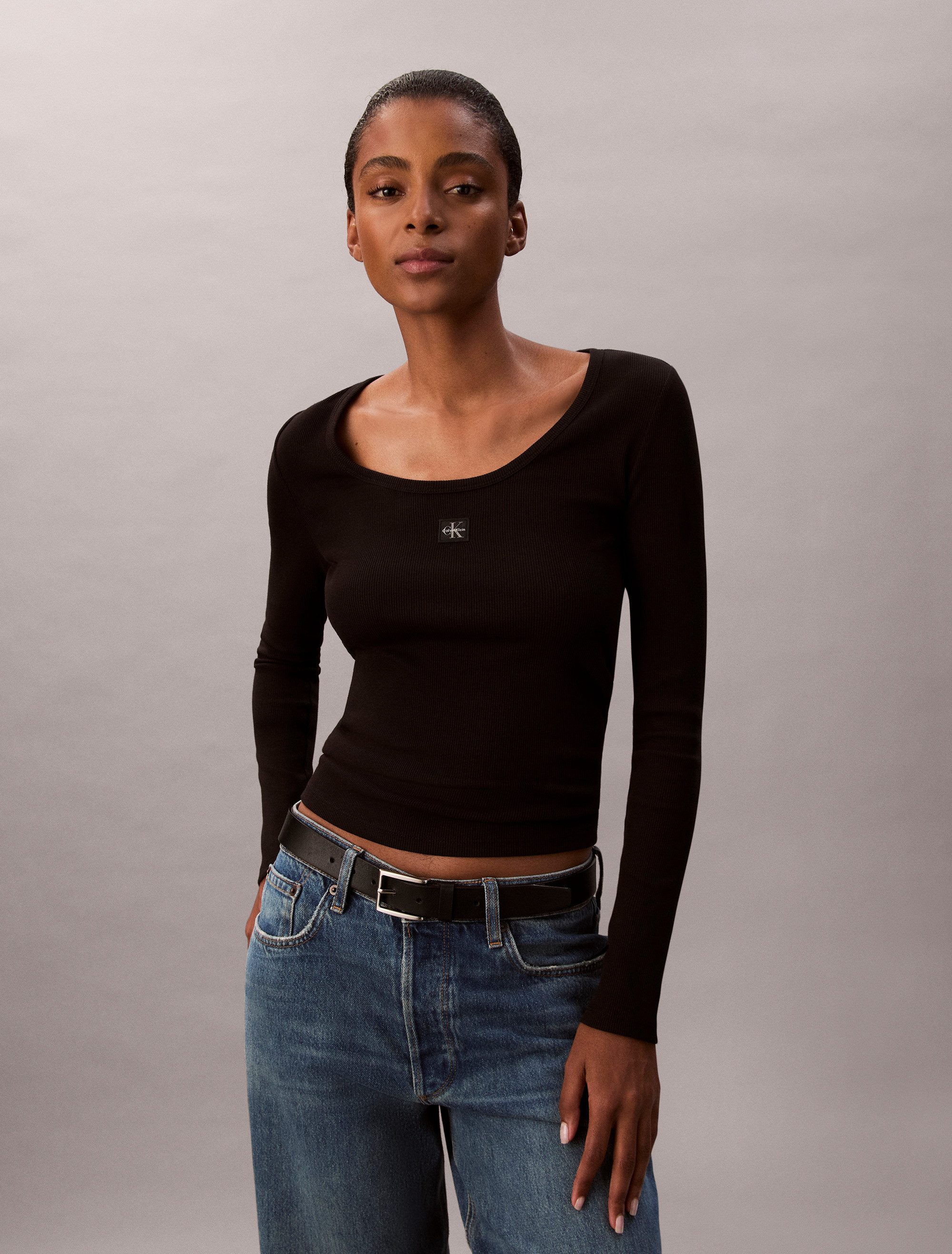 Calvin Klein Jeans Langarmshirt LS WOVEN LABEL 2X2 RIB SCOOP NEC Mit Rundha günstig online kaufen