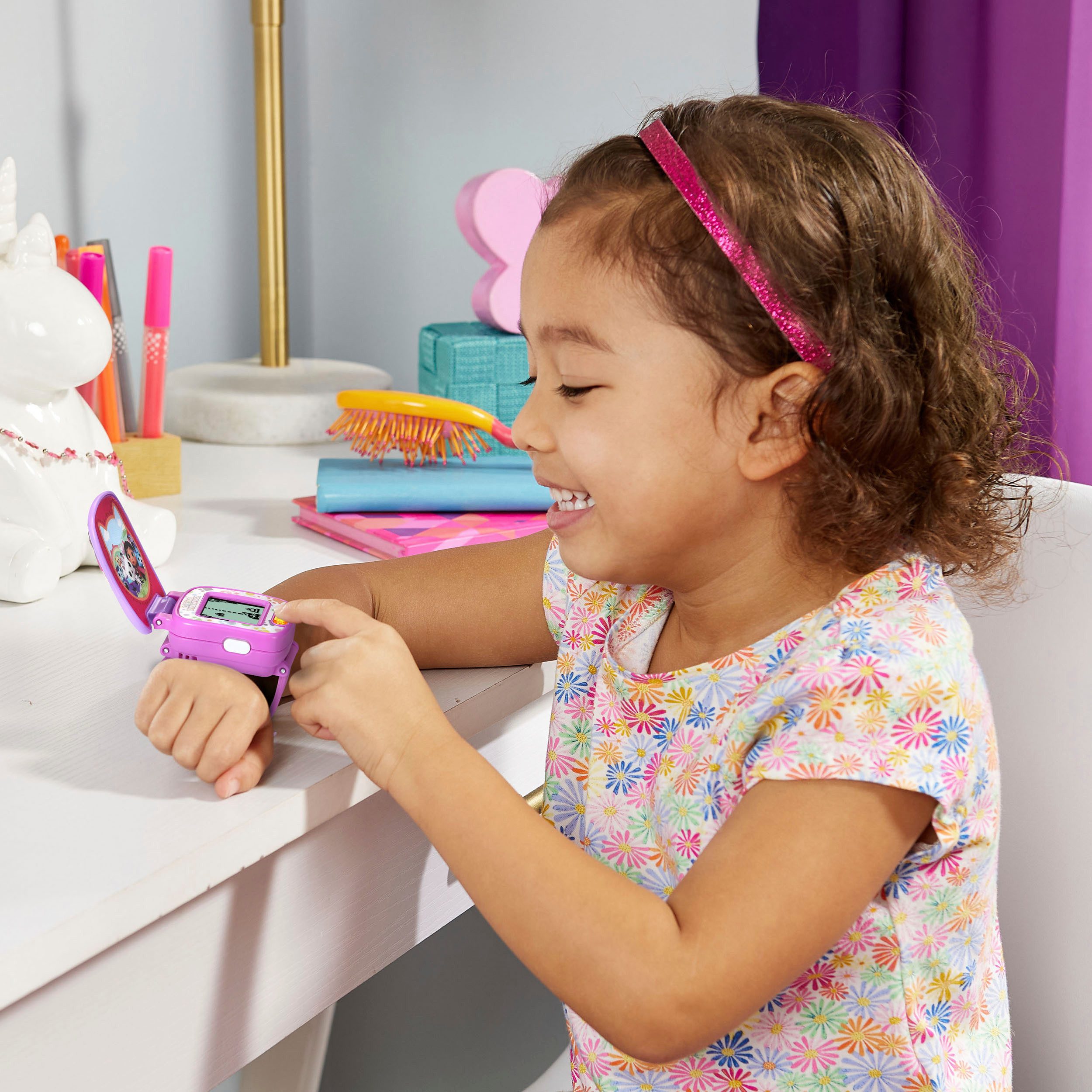 Vtech® Lernspielzeug Gabby's Dollhouse - Gabby Lernuhr – Bild 4 von 5