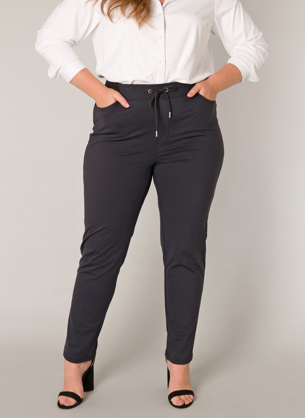Base Level Curvy Stoffhose Liana Sommerhose mit Stretch und Kordelzug, im Jeggings-Style
