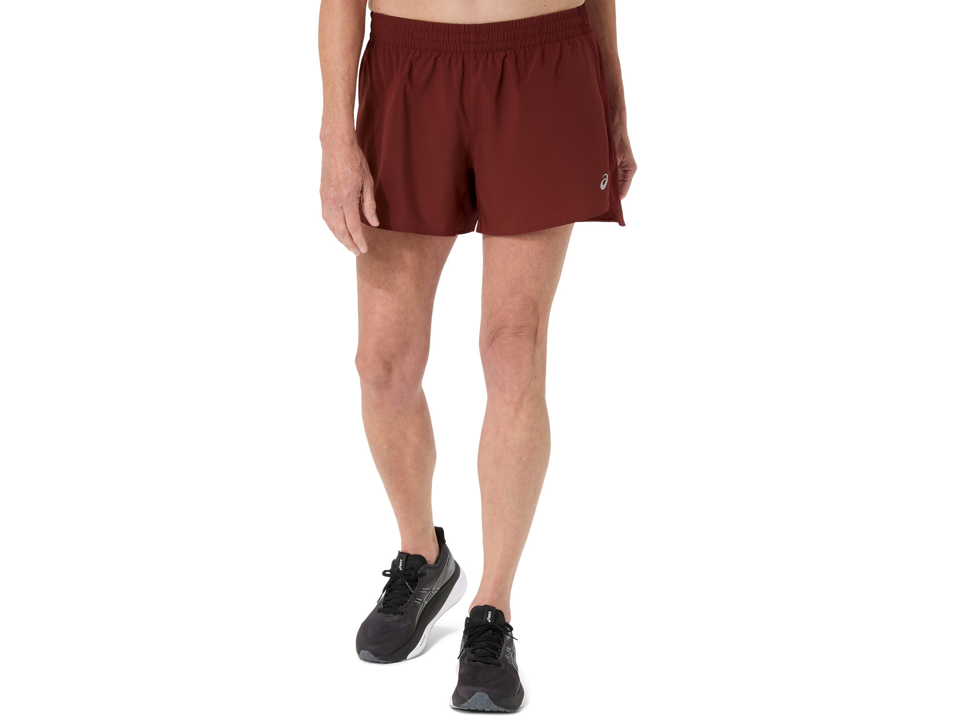 Asics Laufshorts ASICS CORE 4IN SHORT mit seitlichem Einsatz, bequeme Passform, weit geschnittene Form
