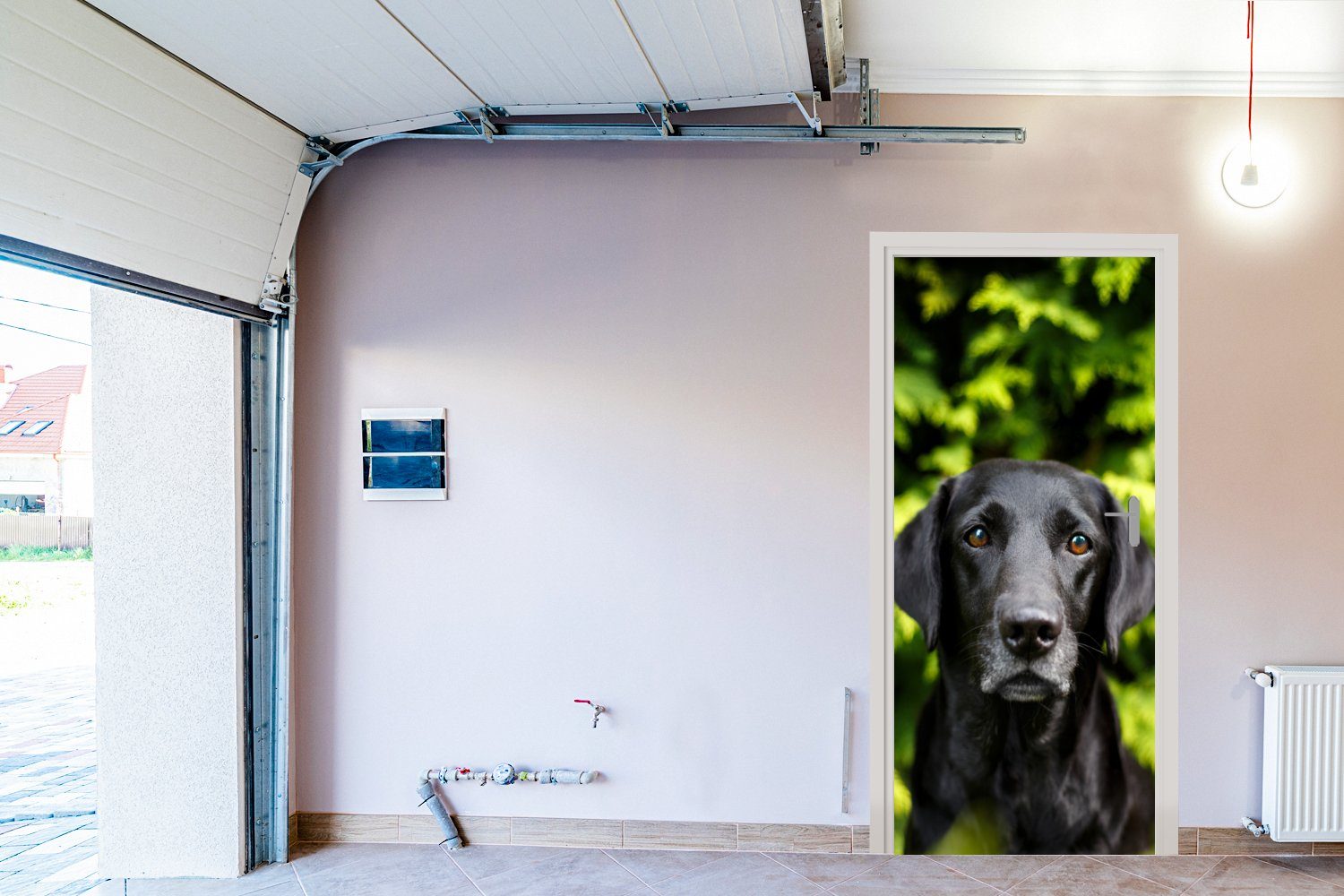 (1 Matt, schwarzer Blätter, MuchoWow bedruckt, Türaufkleber, für Ein Türtapete Labrador Retriever Fototapete Tür, cm St), inmitten der 75x205 grünen