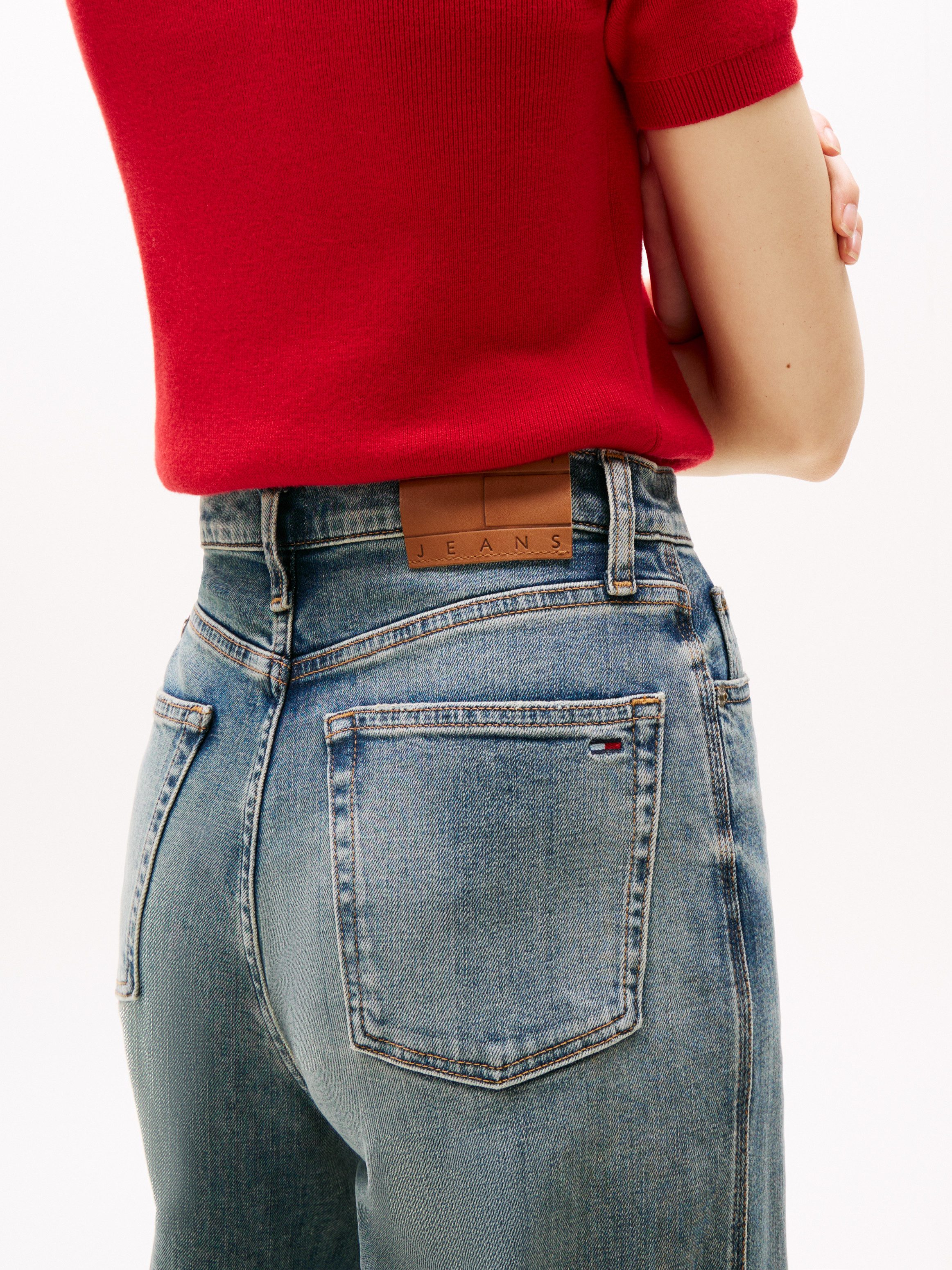 Tommy Jeans Weite Jeans Claire High Rise mit Logo-Badge – Bild 5 von 5
