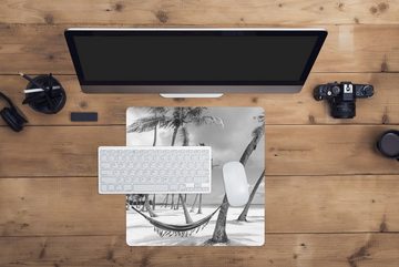 MuchoWow Gaming Mauspad Hängematte am Strand der Dominikanischen Republik schwarz und weiß (1-St), Mousepad mit Rutschfester Unterseite, Gaming, 40x40 cm, XXL, Großes