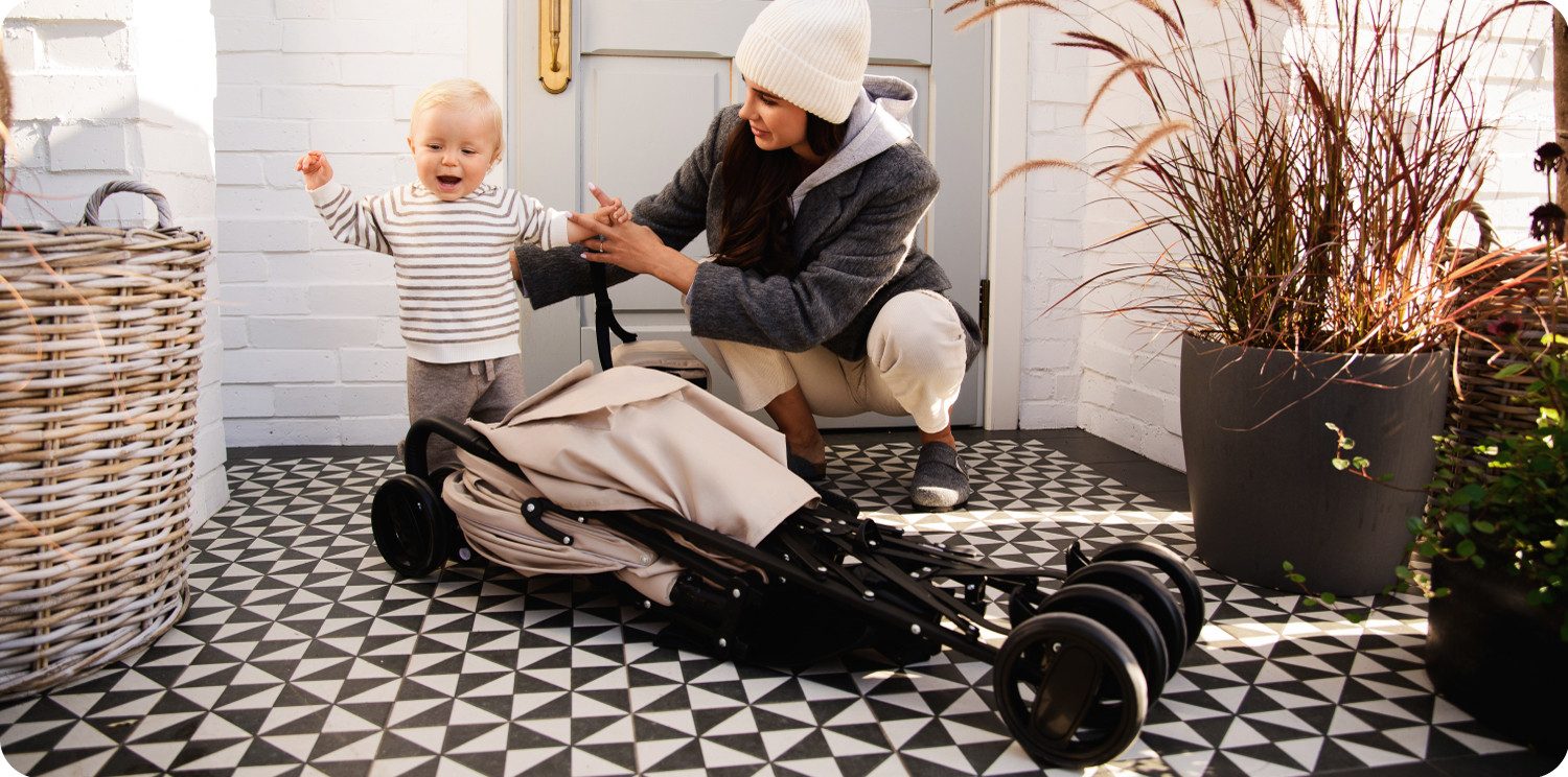 MoMi Kinder-Buggy Akira, Leicht & kompakt faltbar mit Zubehör