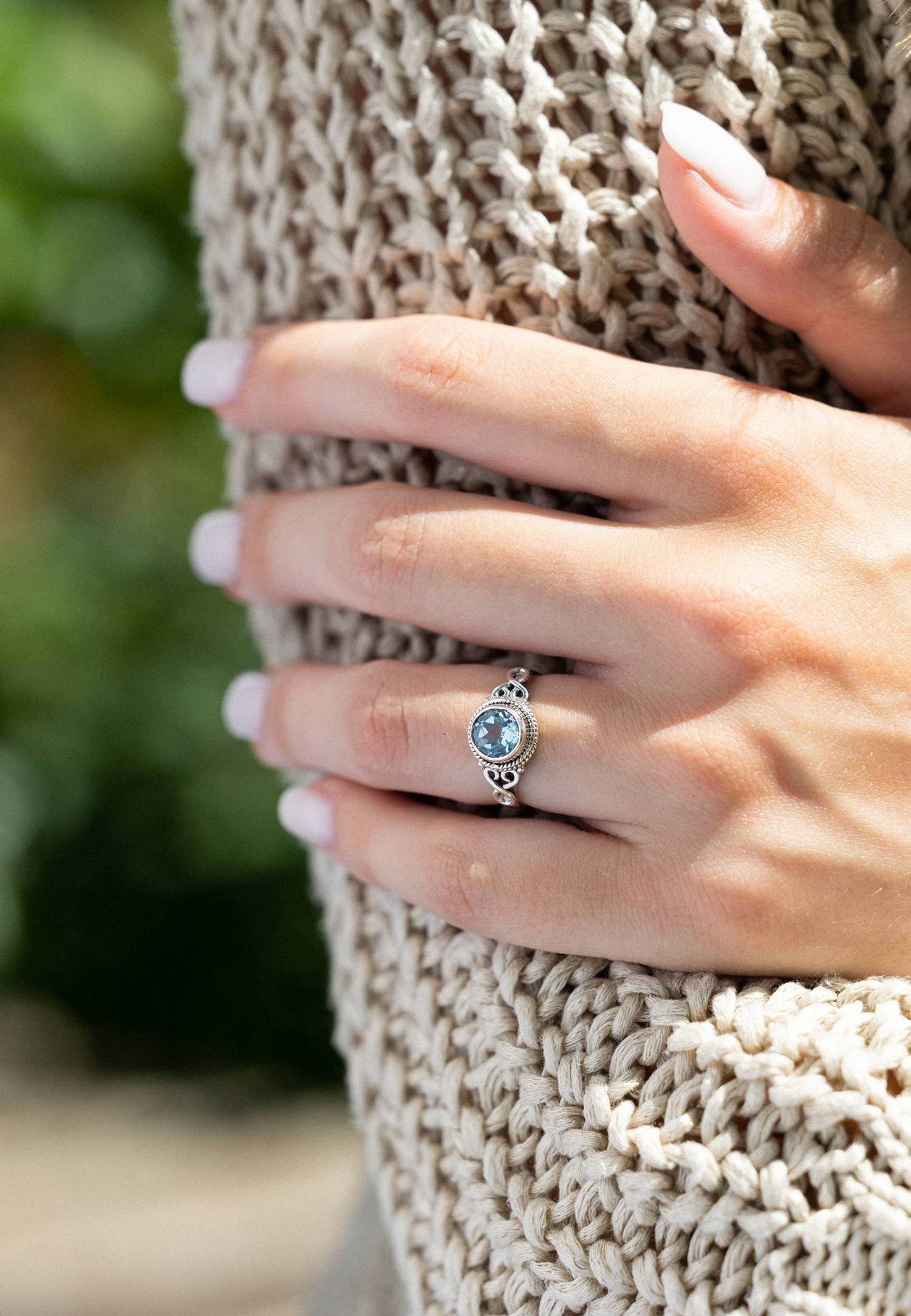 mantraroma Silberring BAGHIMI rund aus 925 Silber mit blau Topas (Ring mit Schmuckbeutel), Damenring aus 925er Silber – Bild 4 von 5