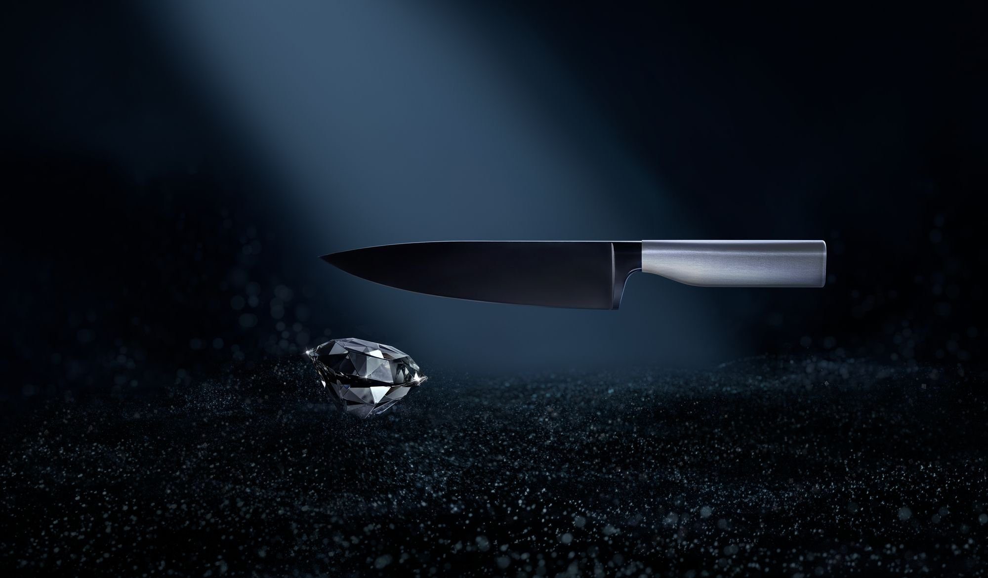 WMF Kochmesser Ultimate Black, 12cm, sicherer Diamond Cut, Fingerschutz Klinge