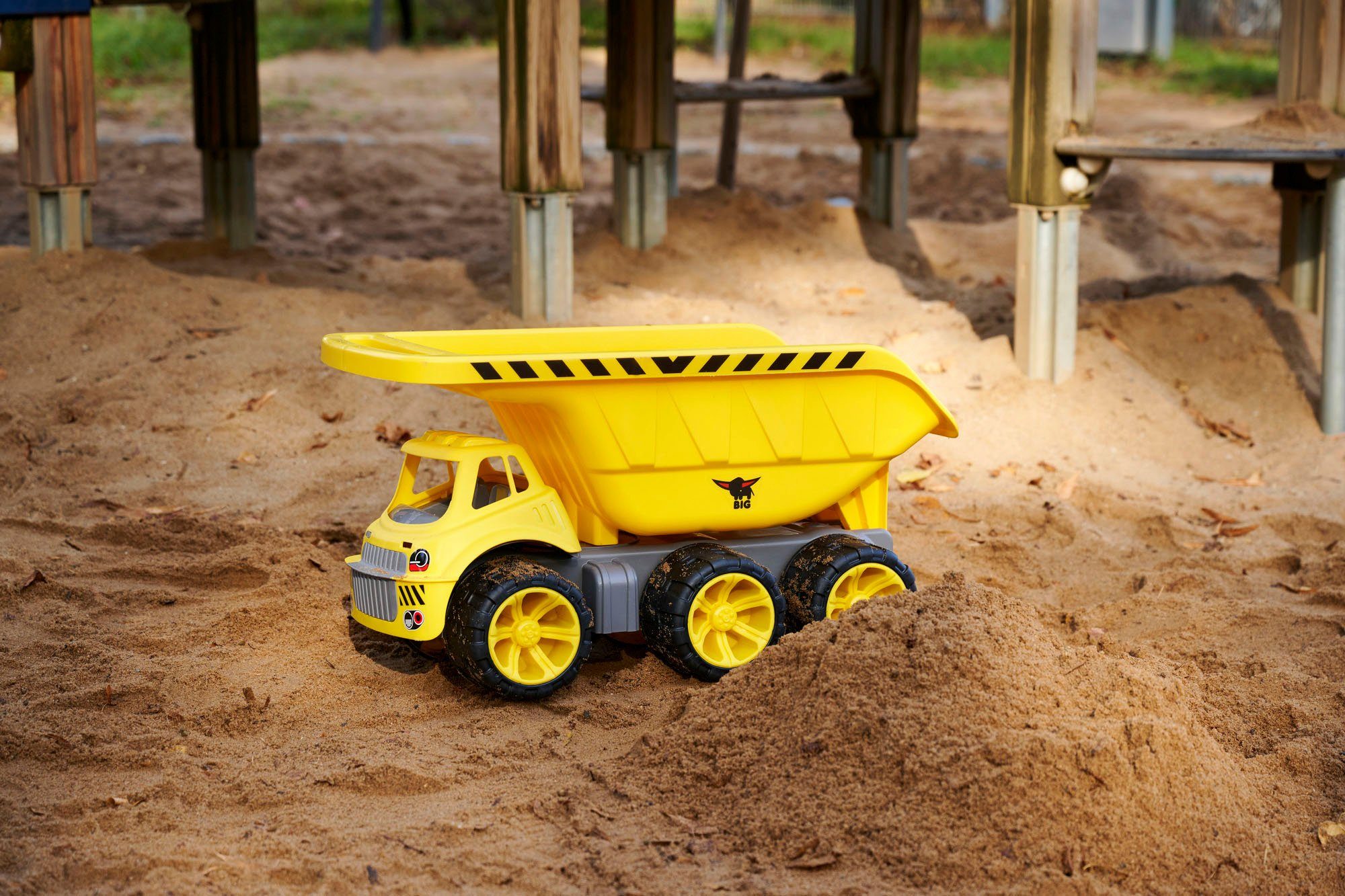 BIG toy construction vehicle BIG Power Worker Mega Tipper, Made in Germany
