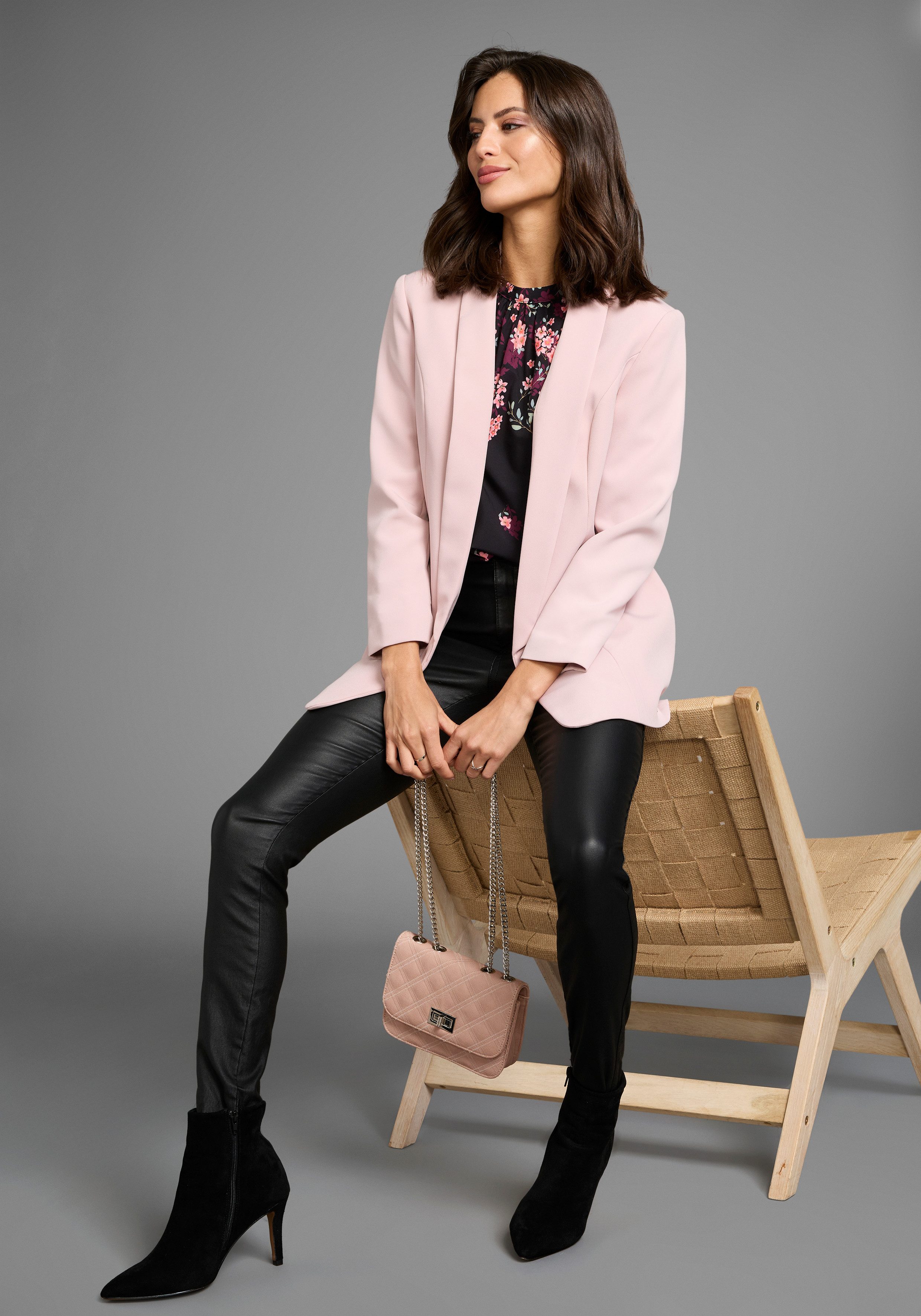 Zum Outfit 11