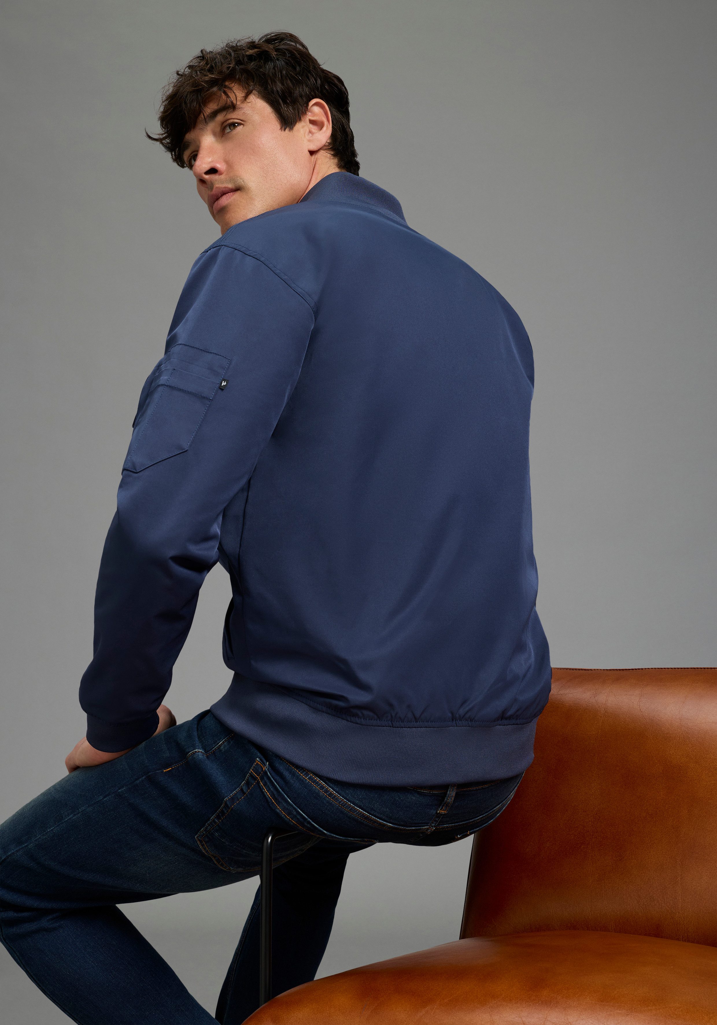 Bruno Banani Bomberjacke Blouson mit Stehkragen, leichte Übergangsjacke