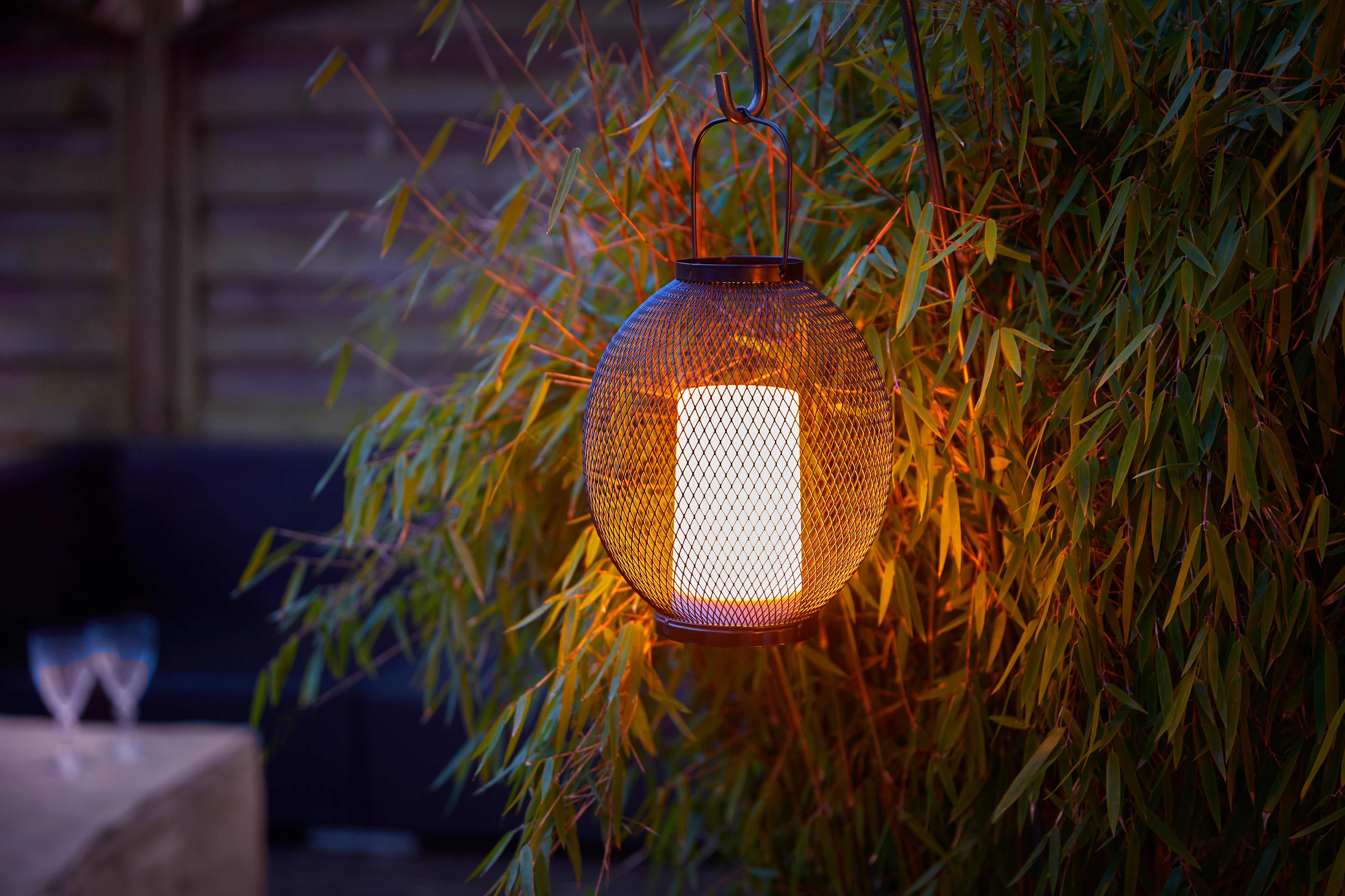 Northpoint LED Laterne aus Metall mit Timer & Flackereffekt für drinnen & draußen