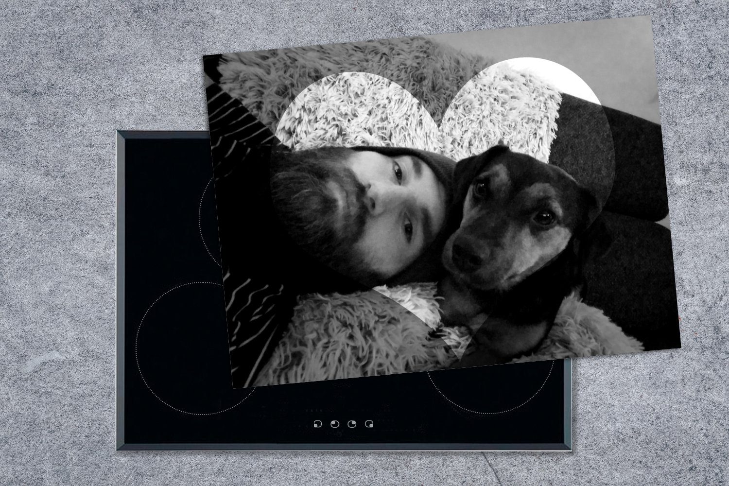 Liebe Ceranfeldabdeckung Mobile cm, schwarz-weiß, in Herdblende-/Abdeckplatte Hund mit 70x52 tlg), Arbeitsfläche MuchoWow Mann süßem Vinyl, (1 nutzbar, ist... Gutaussehender