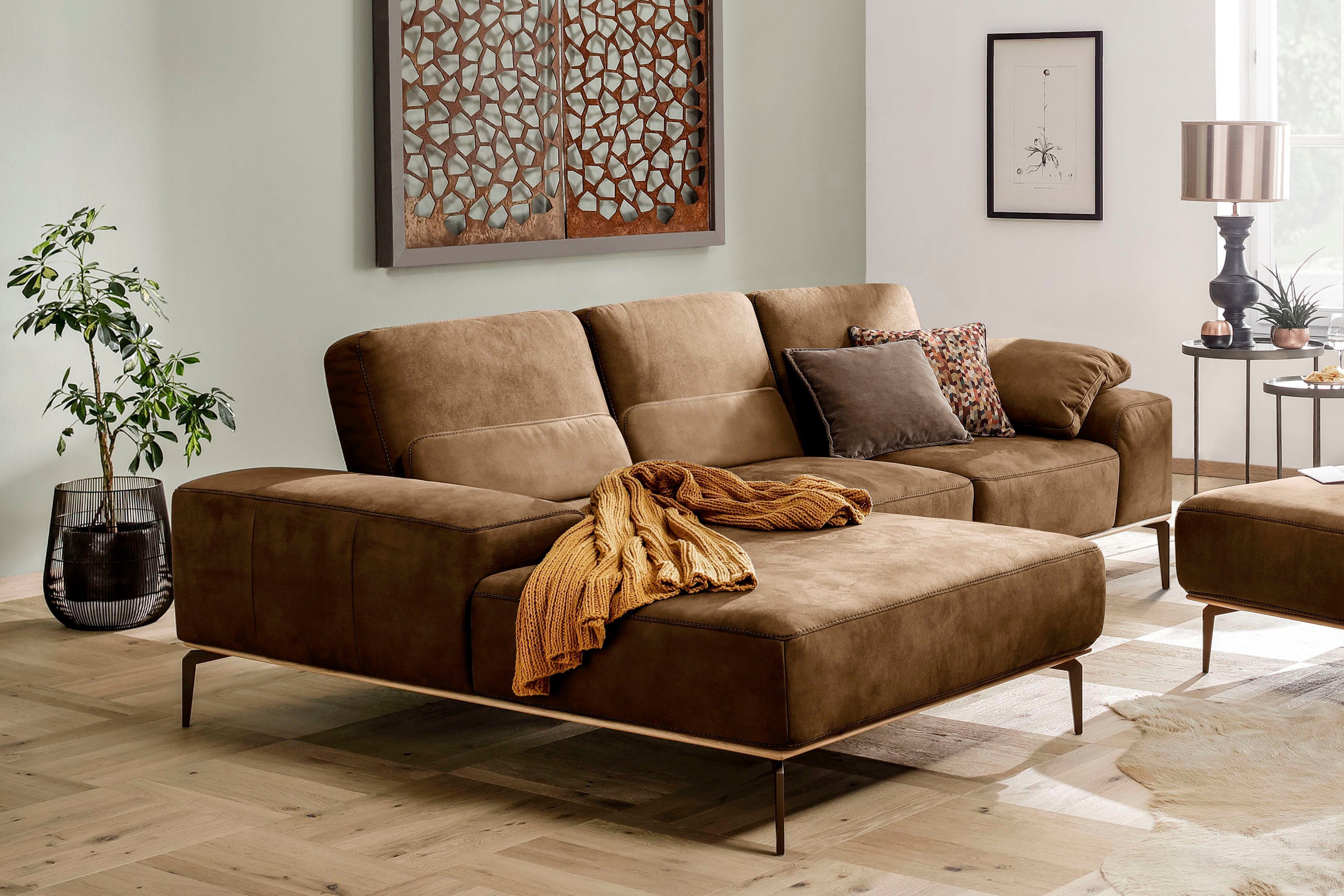 W.SCHILLIG Ecksofa run, mit Holzsockel, Füße in Bronze pulverbeschichtet, Breite 279 cm