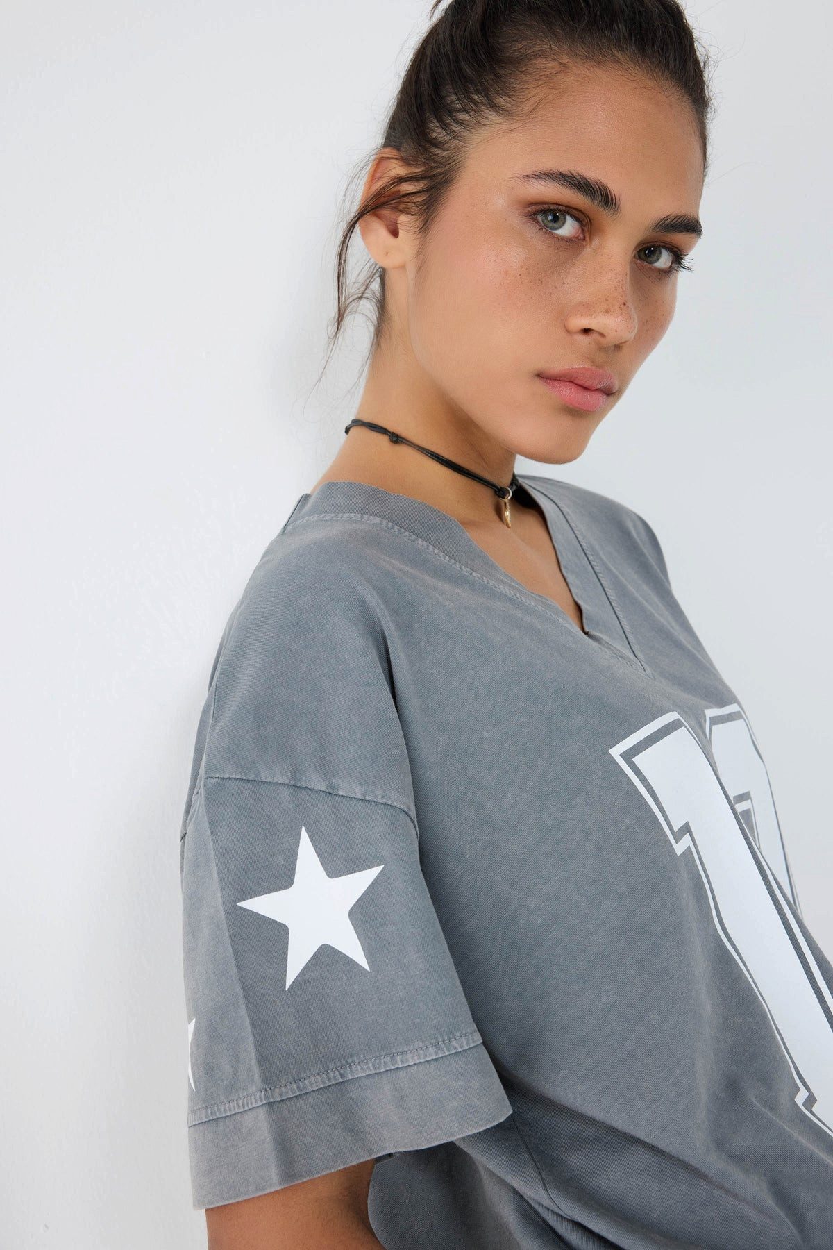 No Matter What T-Shirt Bedrucktes T-Shirt mit V-Ausschnitt
