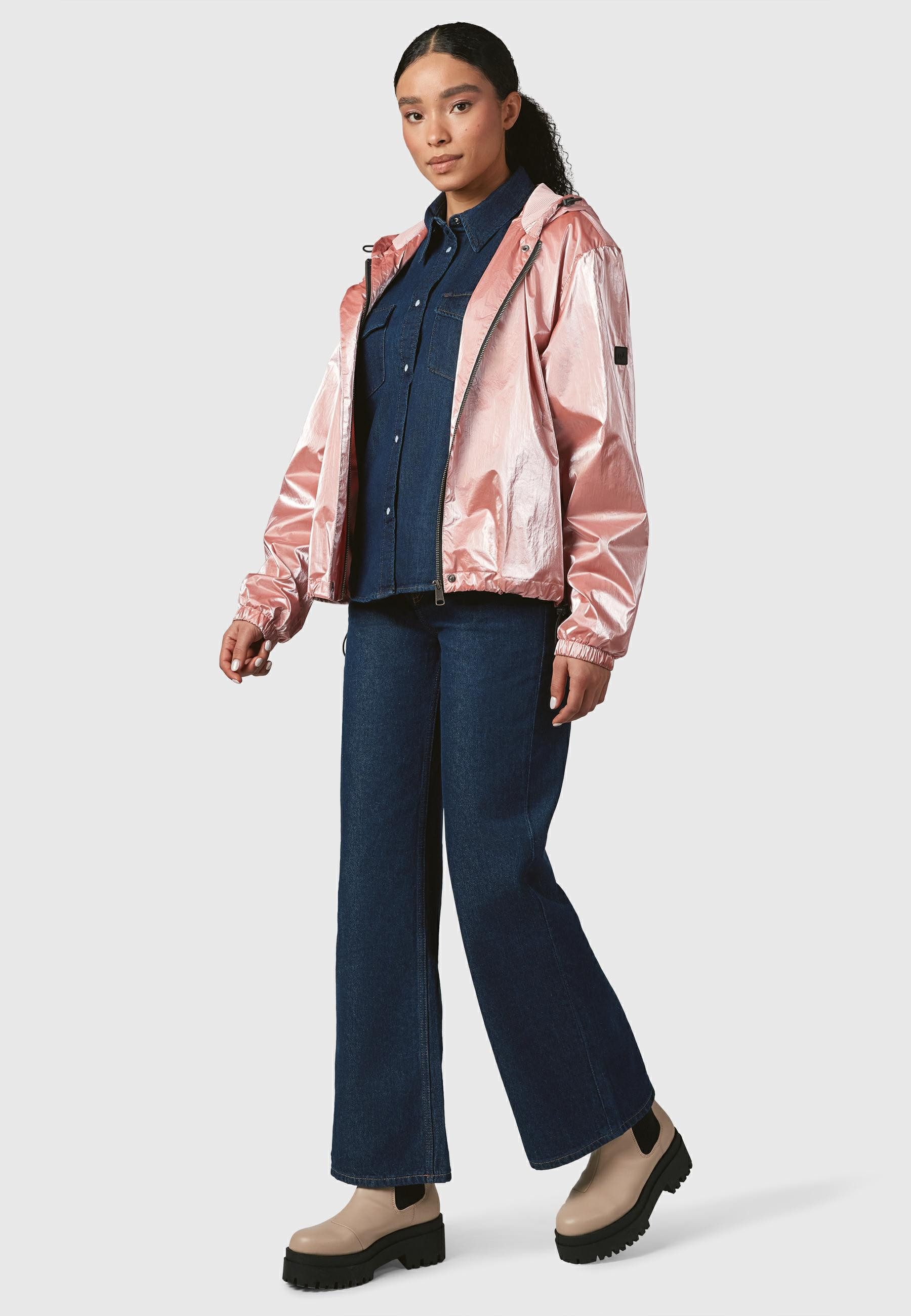 Ragwear Outdoorjacke Cezanna Shine Glänzende Damen Jacke mit reflektierendem Metallic-Material