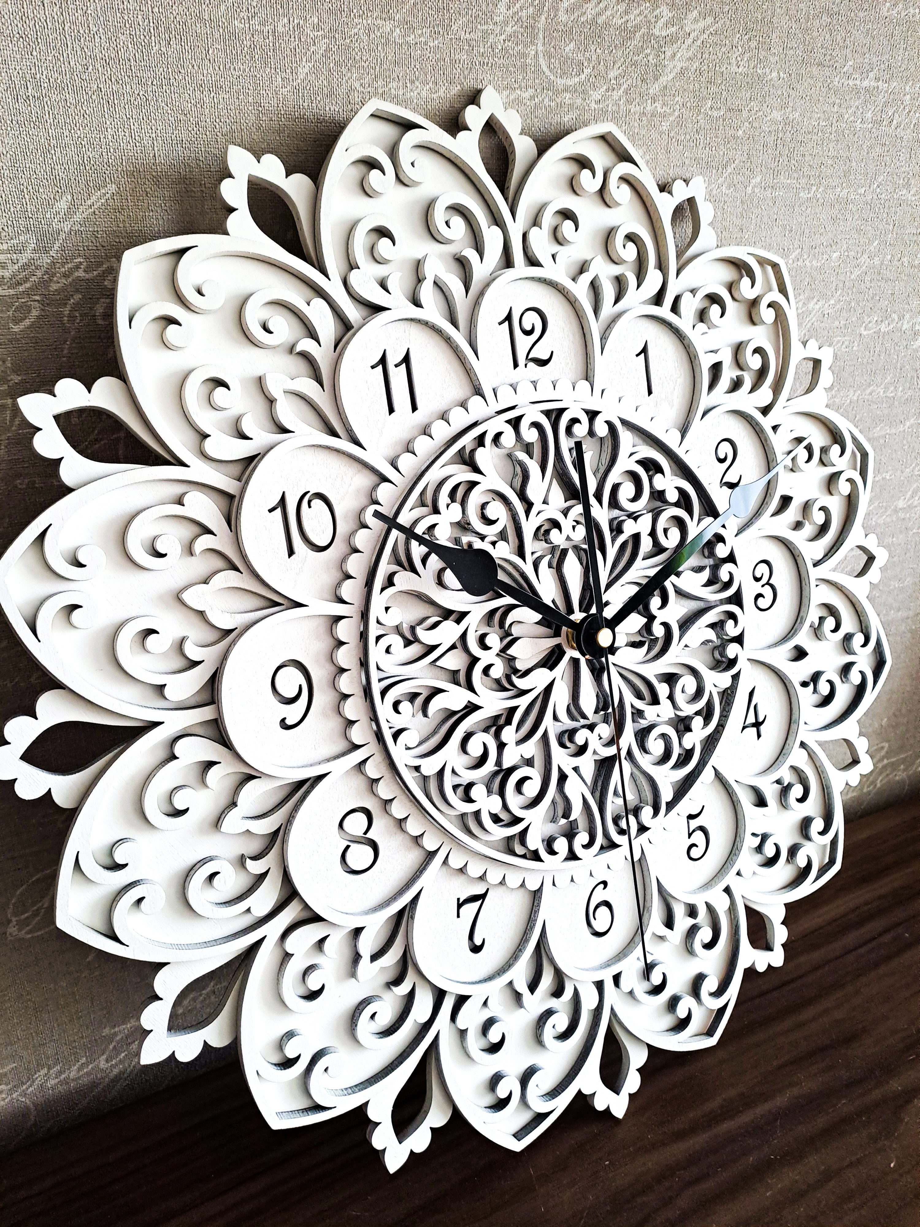 ORNAMENTI Wanduhr Boho, große, Blume, holz, hingucker Wanduhr, ohne Tickgeräusche (VINTAGE, HANDMADE, Wanddeko, Holzdeko, 3 Größen 40, 50, 60 cm)