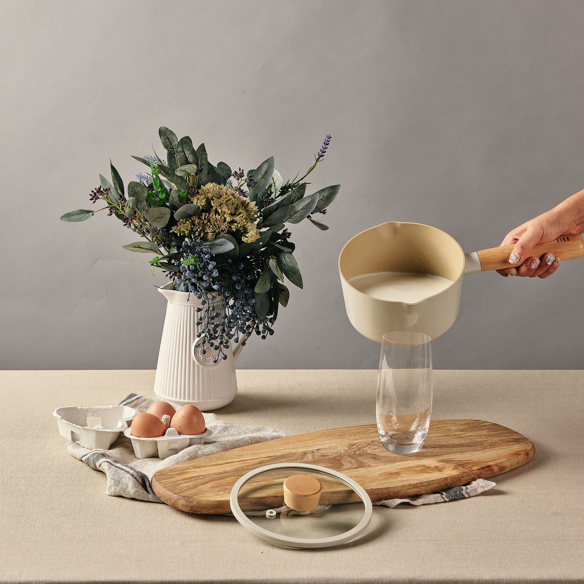 NEOFLAM® Milchtopf FIKA Milchtopf 16cm inkl. Glasdeckel, Aluminiumguss (1-tlg)