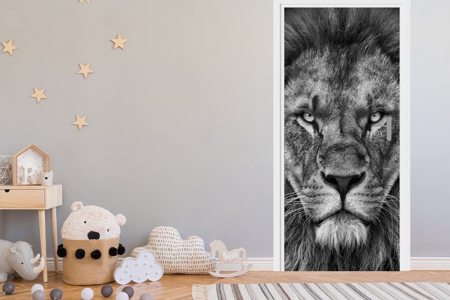 MuchoWow Türtapete Tiere - Löwe - Schwarz - Weiß - Porträt, Matt, bedruckt, (1 St), Selbstklebende Tapete, Folie für Möbel, 75x205 cm