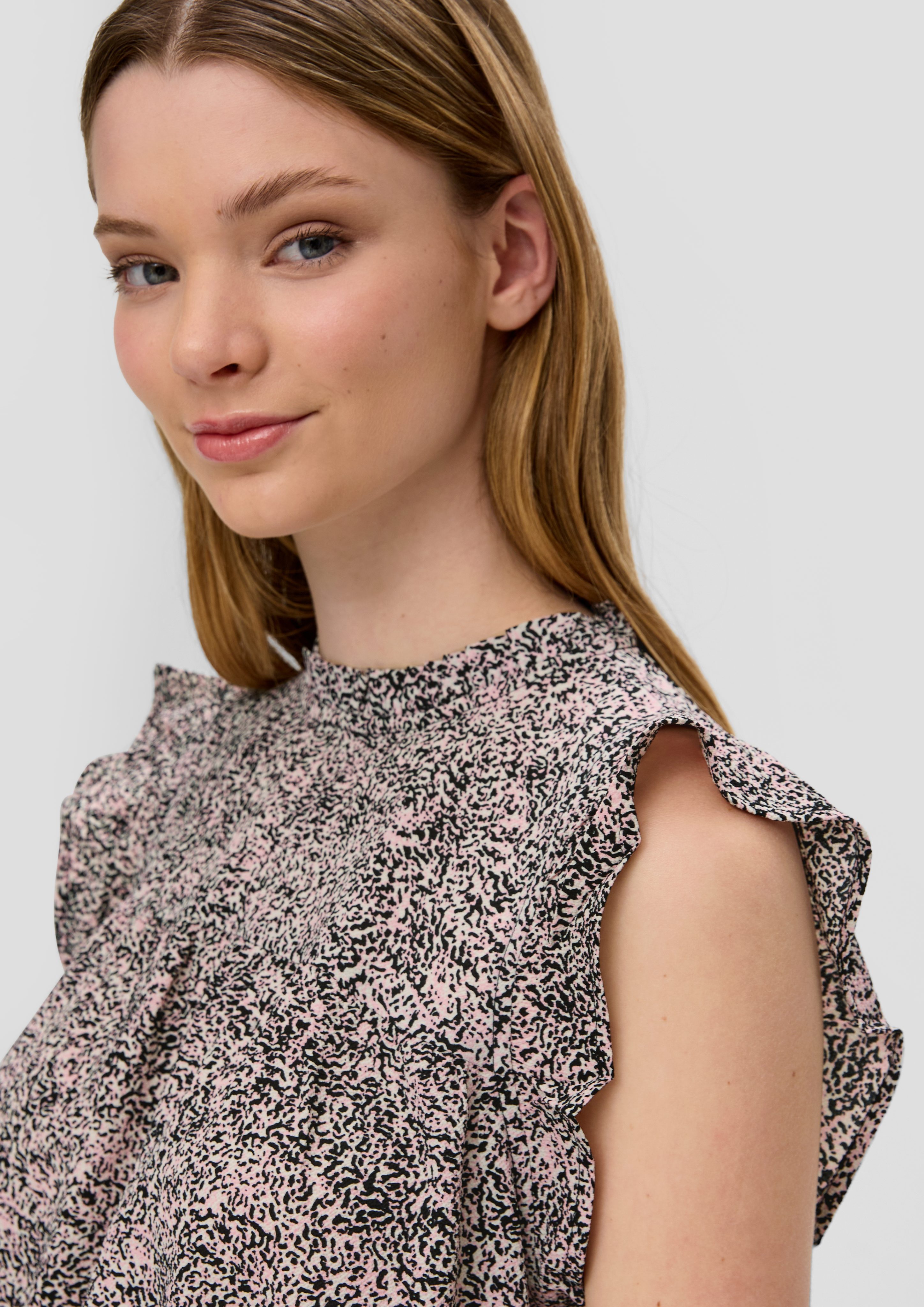 QS Blusentop Gemusterte Bluse mit Volant-Ärmeln günstig online kaufen
