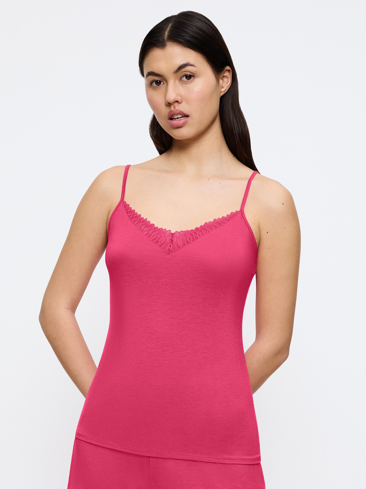 Triumph Sleepshirt Aura Spotlight Camisole zarte Spitzendetails - elastisches Modalgewebe