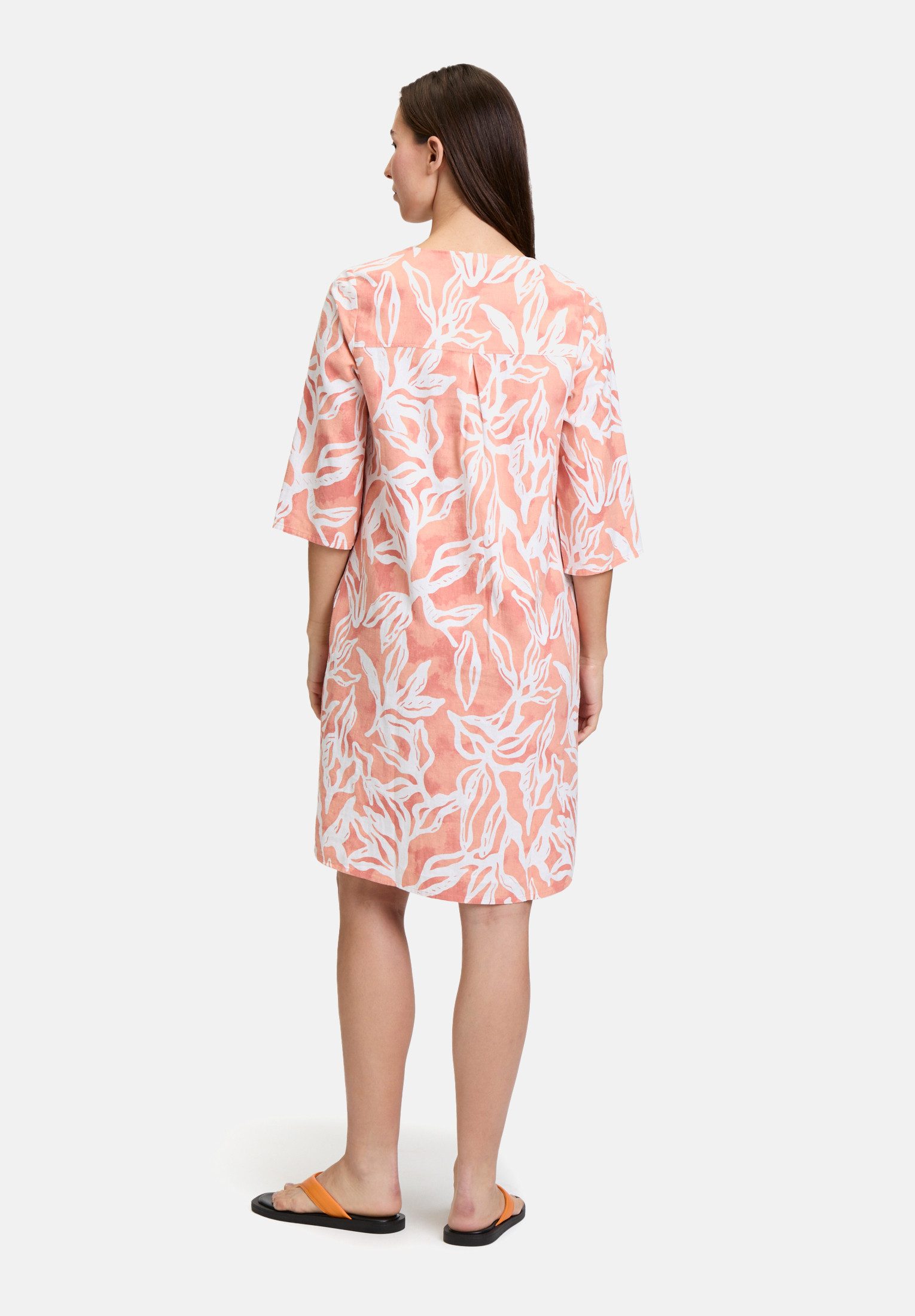 Cartoon Sommerkleid Damen mit Muster Material