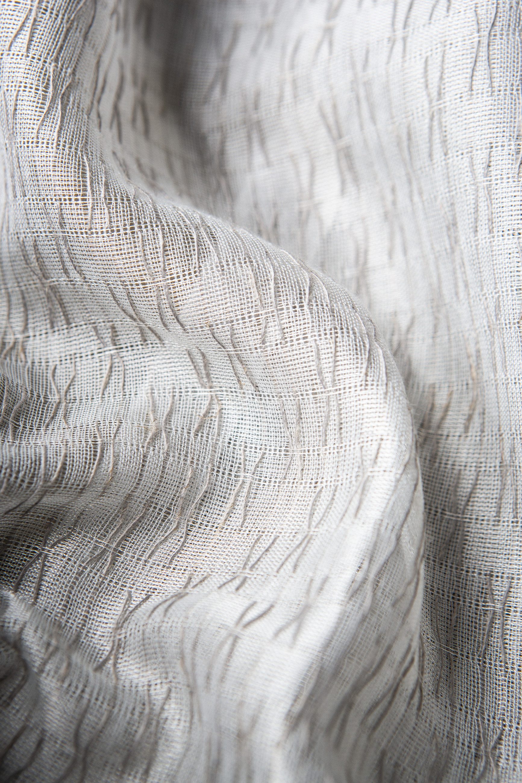 ELBERSDRUCKE Vorhang Gardine mit verdeckten Schlaufen Unisono grau 255 x 140 cm (1 St), Multifunktionsband, halbtransparent, Polyester, einfarbig, grafisch, mod – Bild 4 von 4