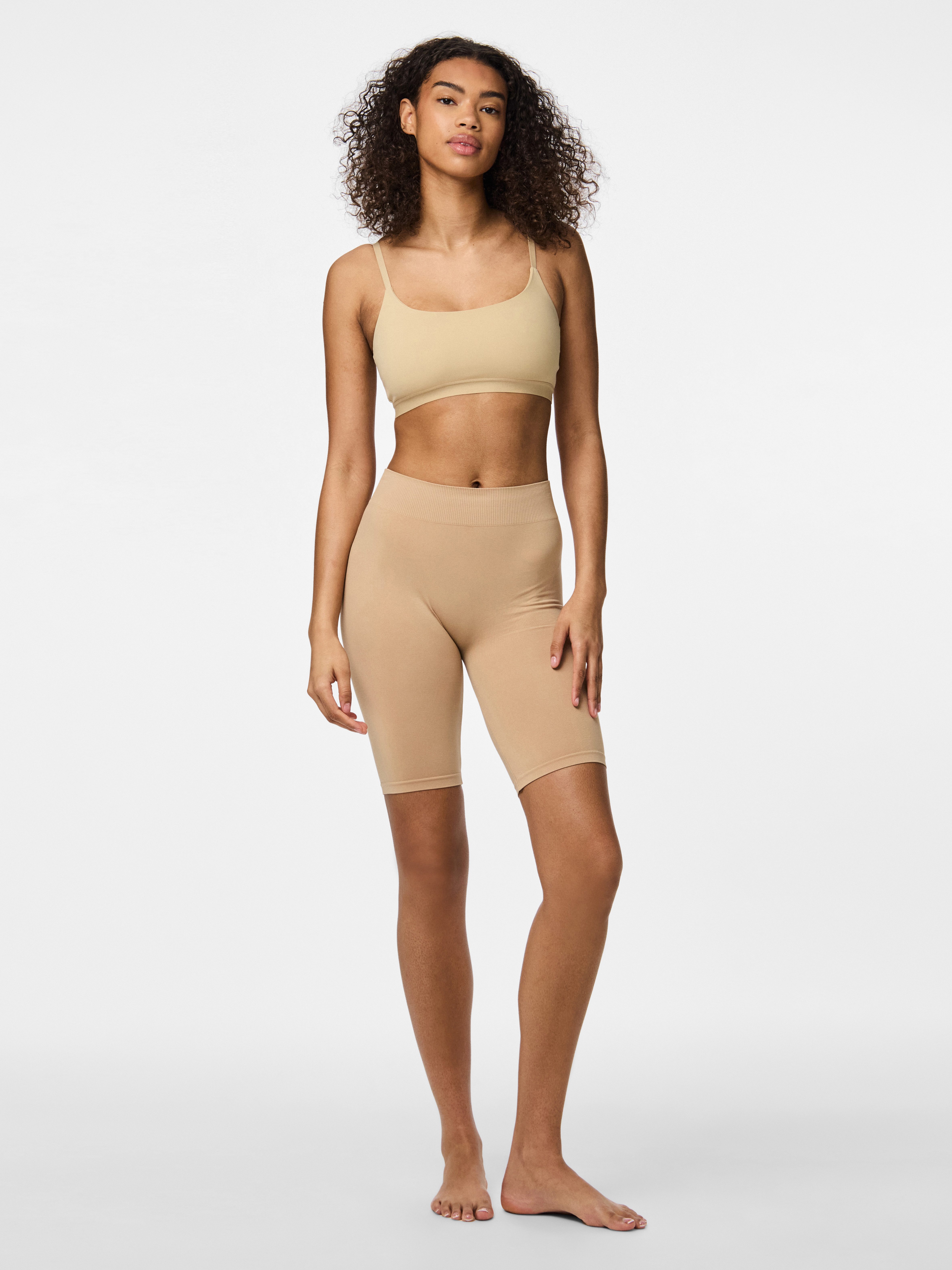 pieces Shapingpants PCLONDON SHORTS NOOS BC aus Nylon und Elasthan, elastische Passform, pflegeleicht