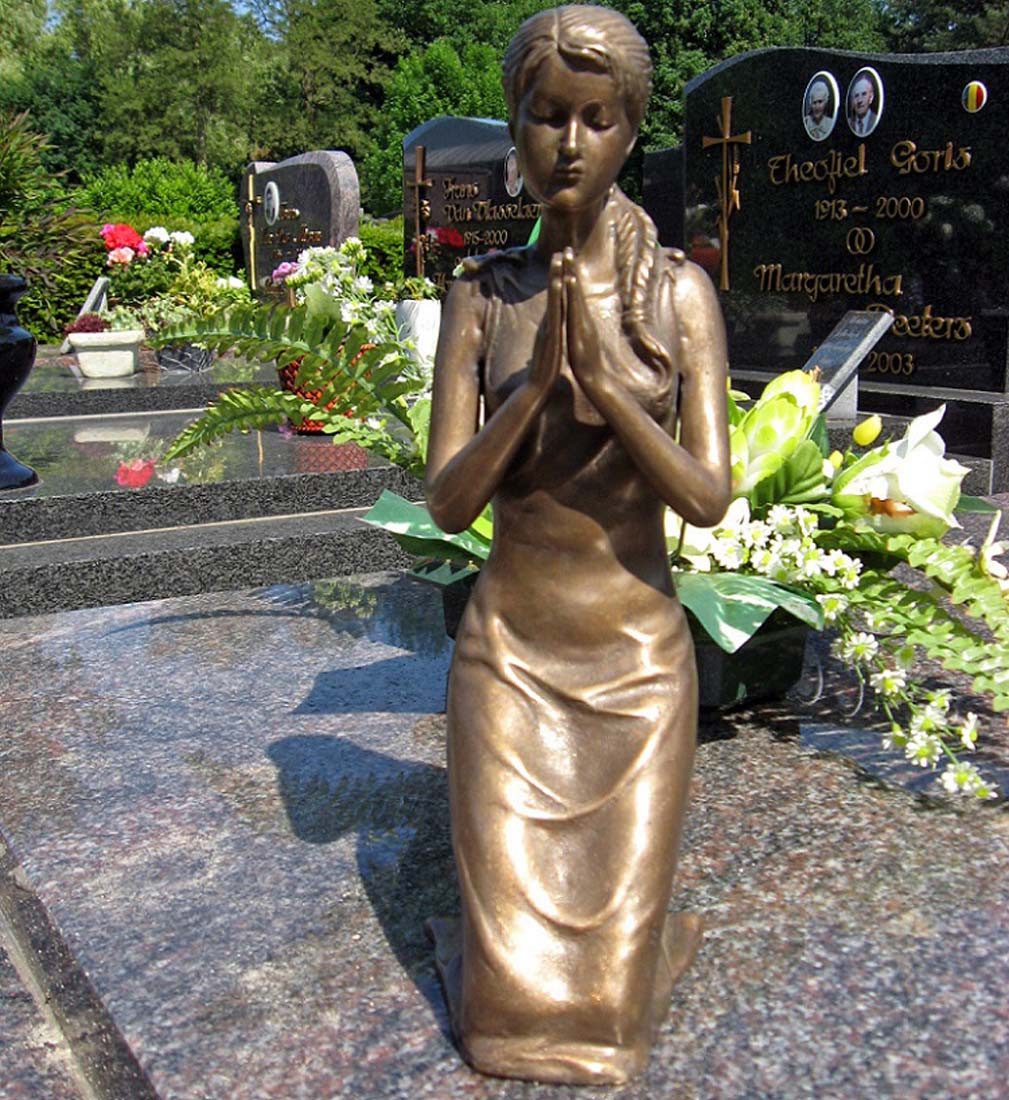 Skulptur Bronzefigur kniende betende Frau braun