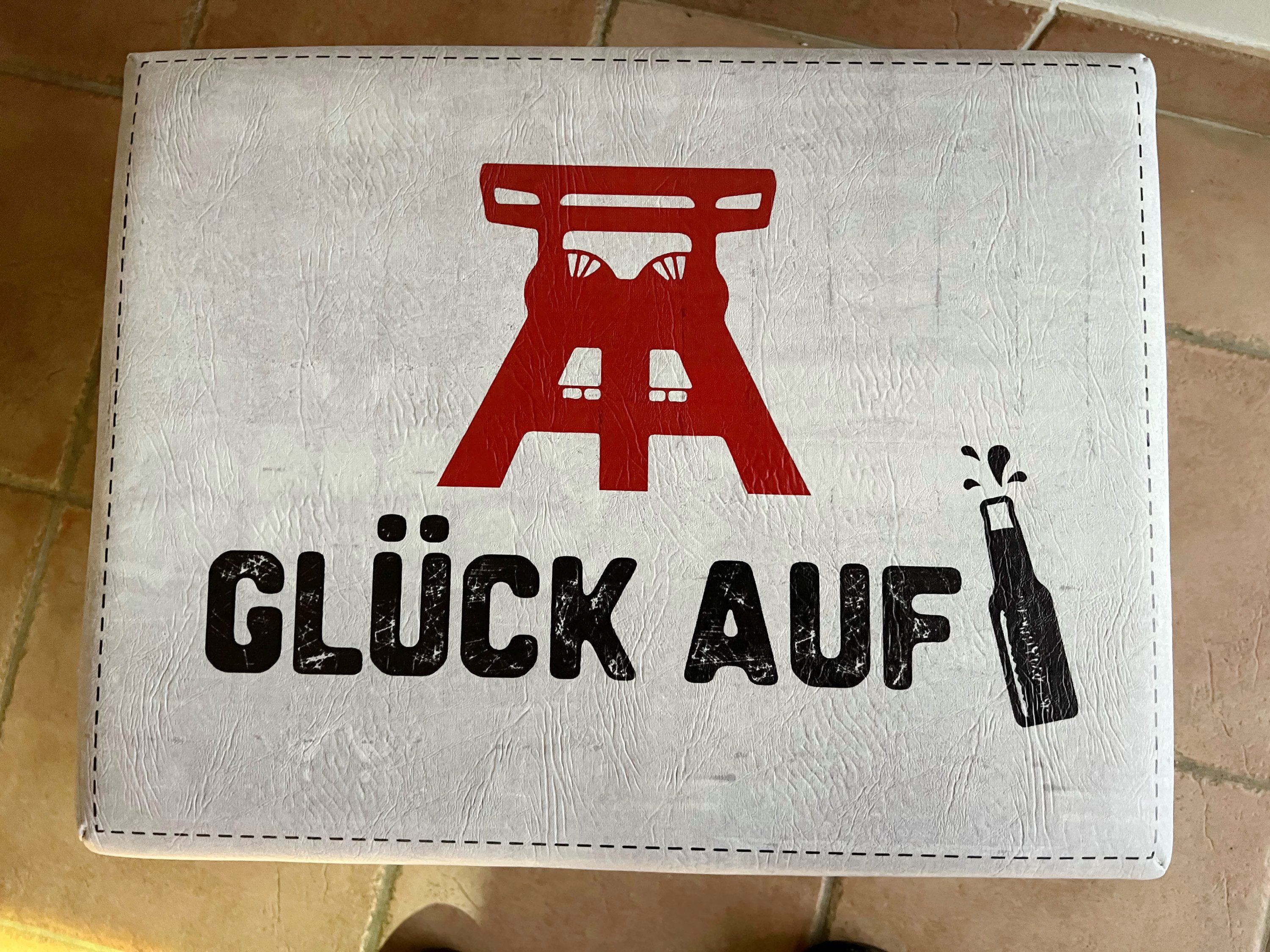 eXODA Sitzauflage Bierkistensitzauflage mit Glück Auf Kasten