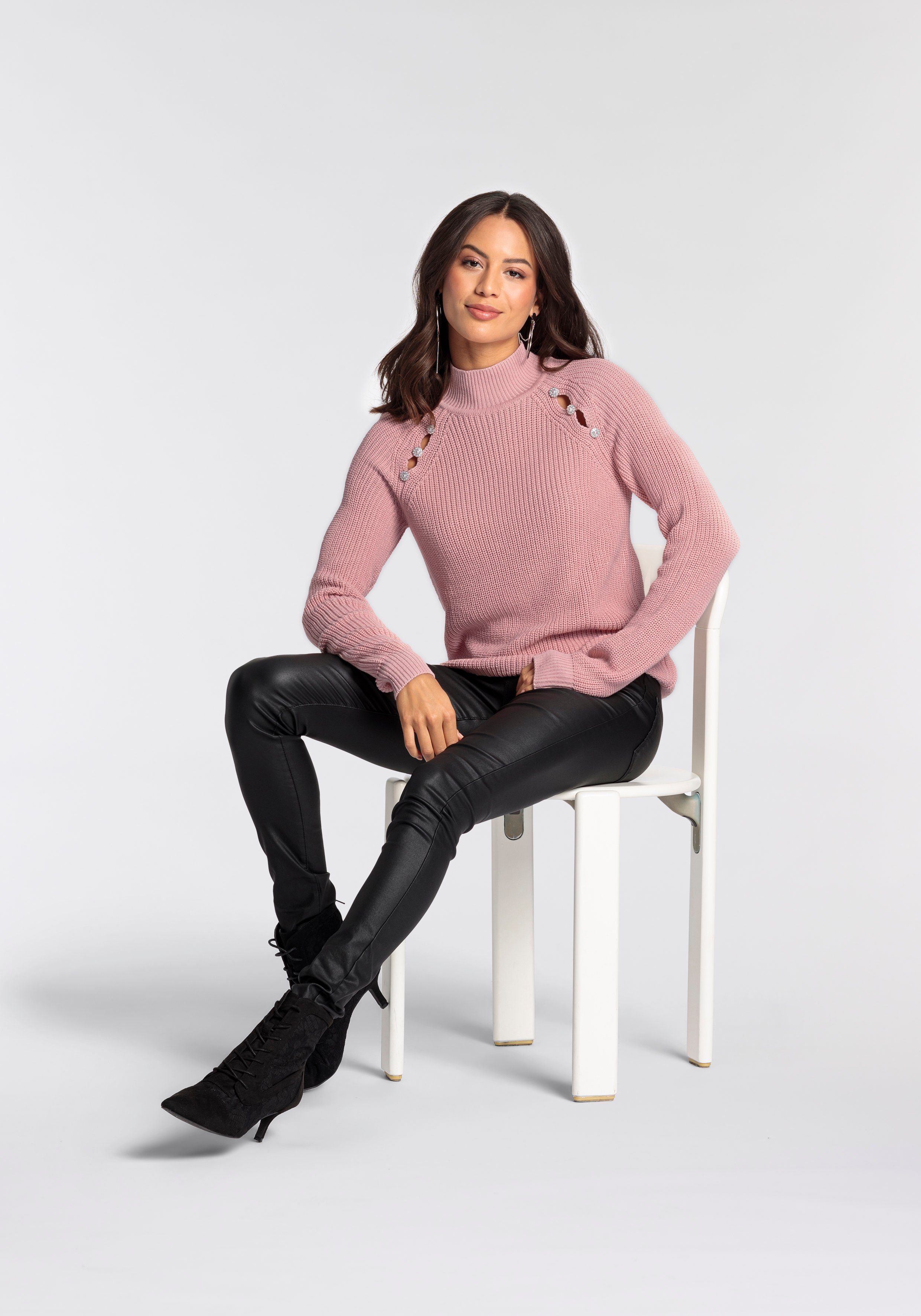 Melrose Stehkragenpullover mit Cut-Outs und Knopfdetails
