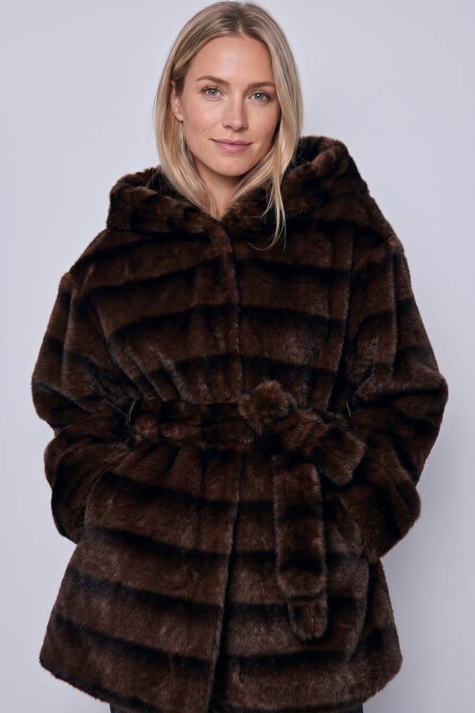 Copperose Winterjacke Oversize Fellimitatjacke BY306 kuschelige Kurzjacke mit Kapuze